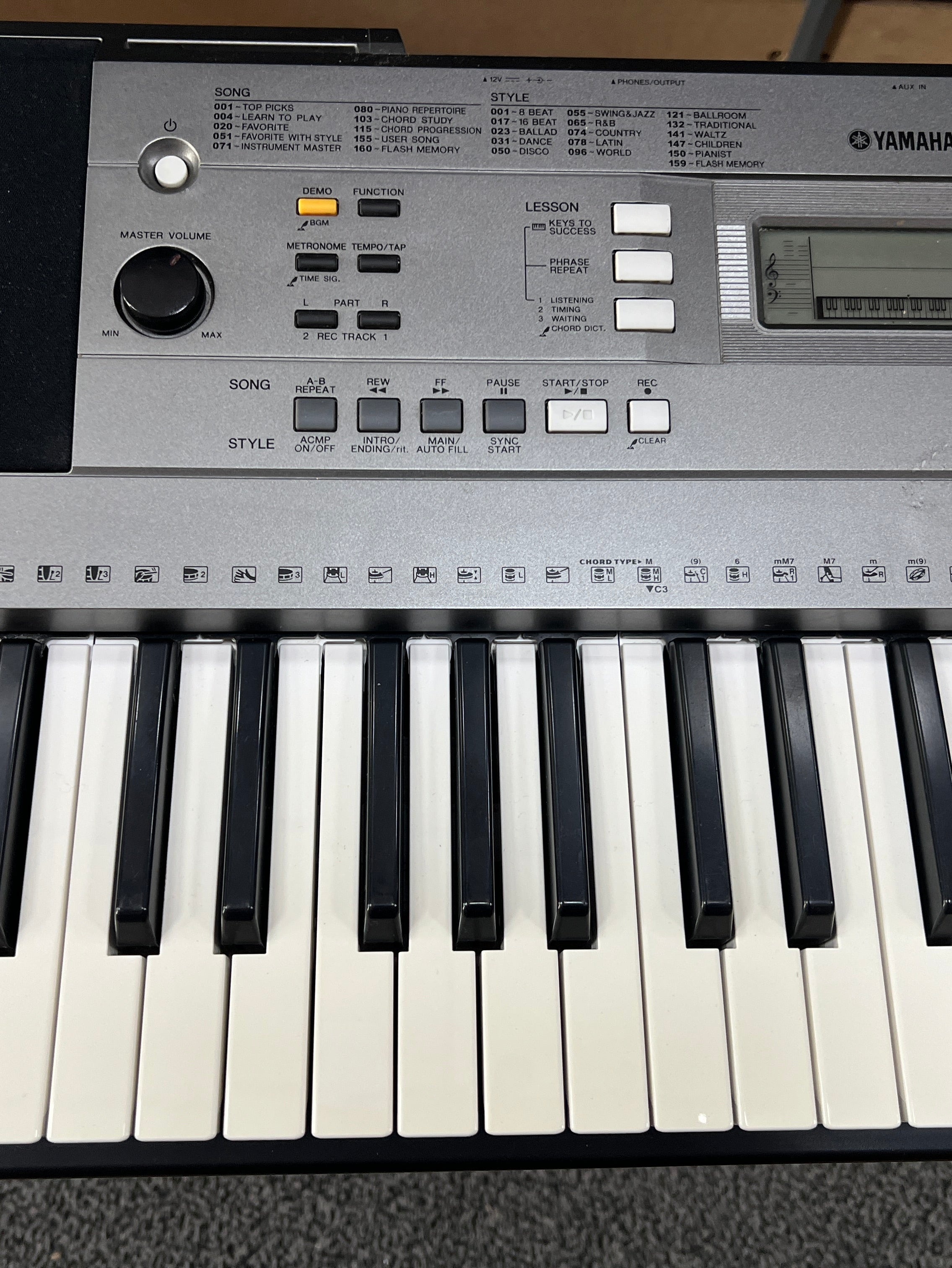 USED Yamaha PSR-E353 digital touch responsive keyboard