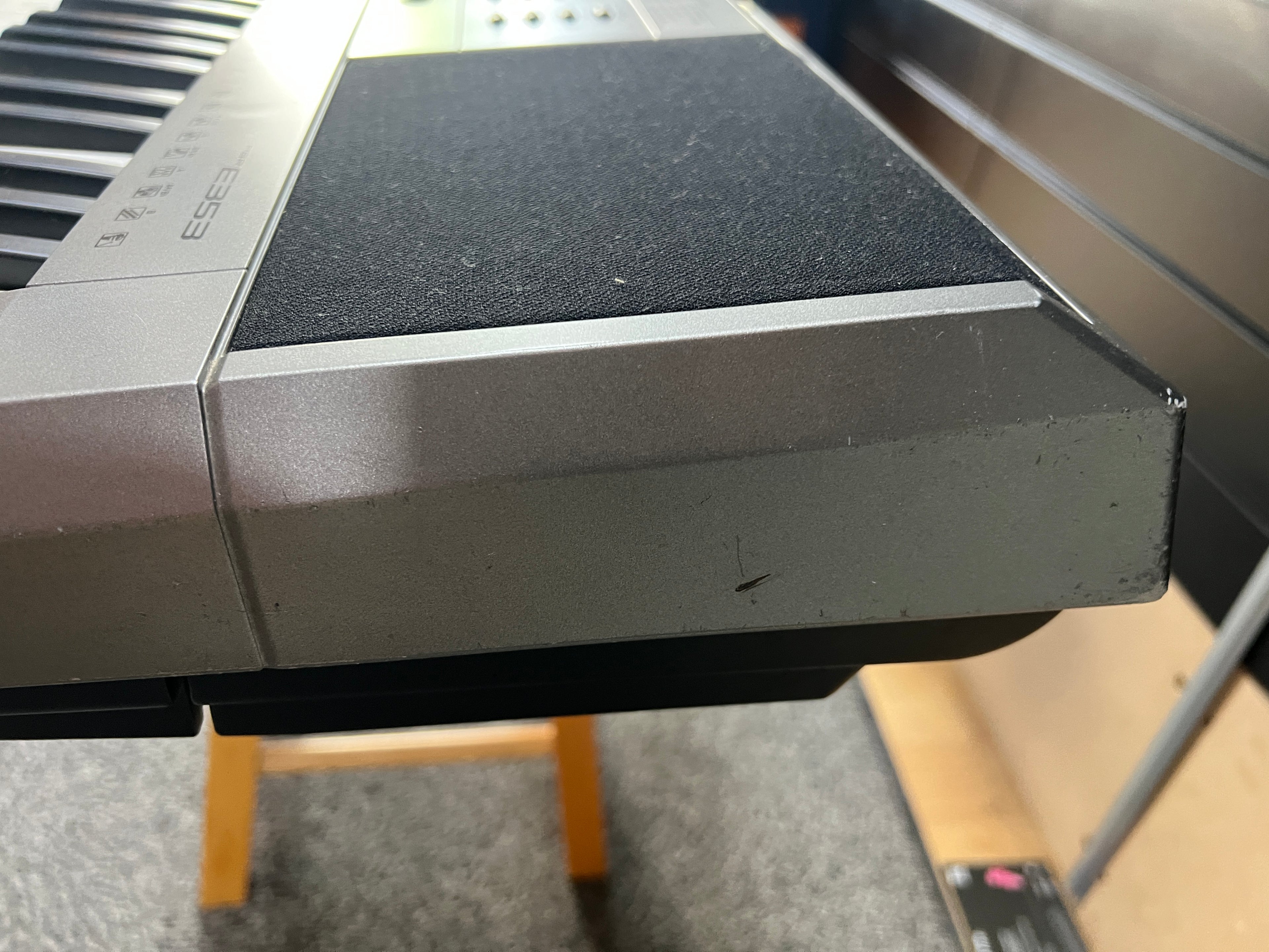 USED Yamaha PSR-E353 digital touch responsive keyboard
