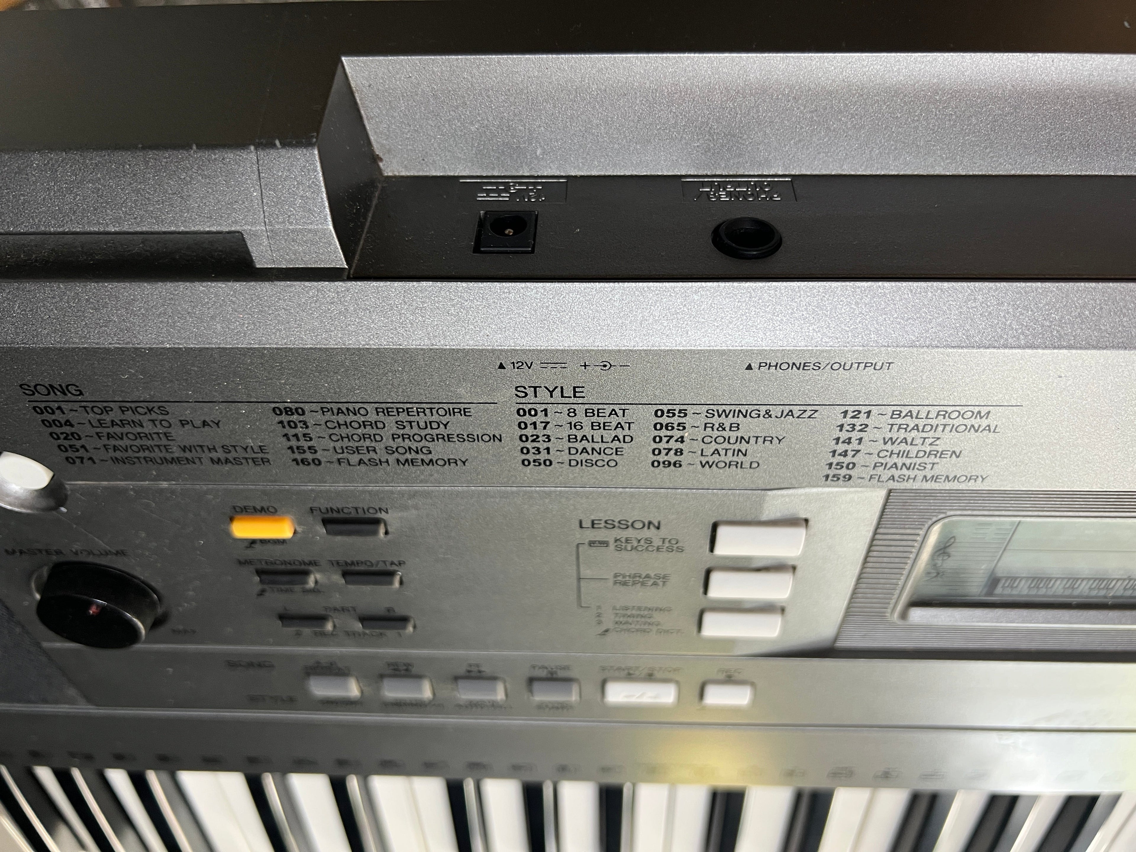 USED Yamaha PSR-E353 digital touch responsive keyboard