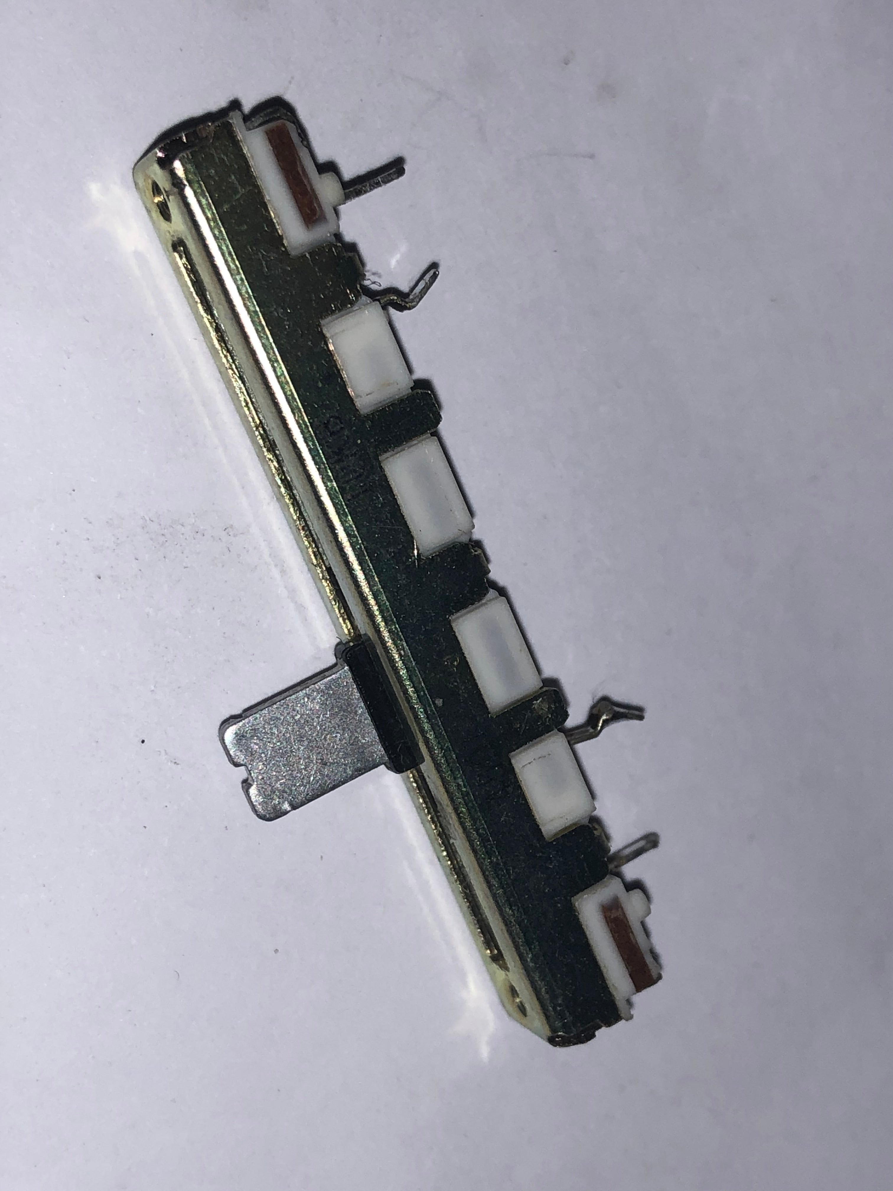 VK368701  VK368702 HQ420370  B10K volume control [16]