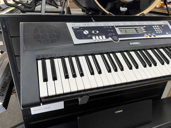 USED Yamaha YPT210 portable keyboard