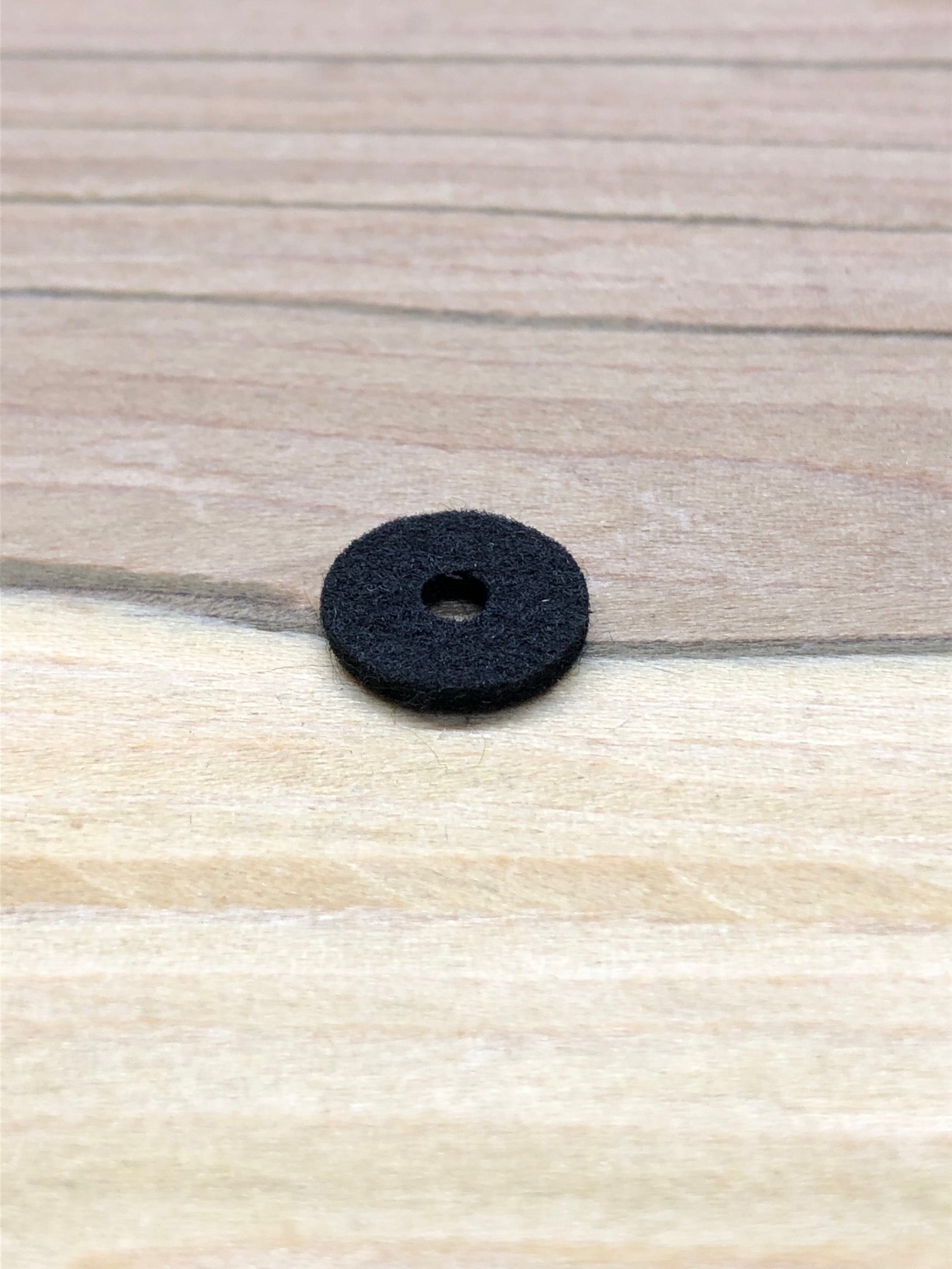 Single Strap Button / End Pin Felt  - Black