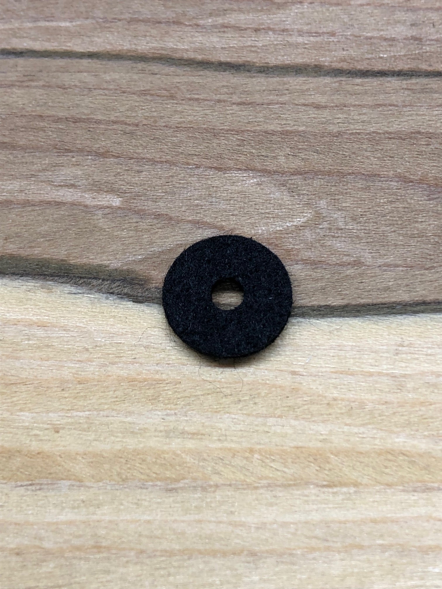 Single Strap Button / End Pin Felt  - Black