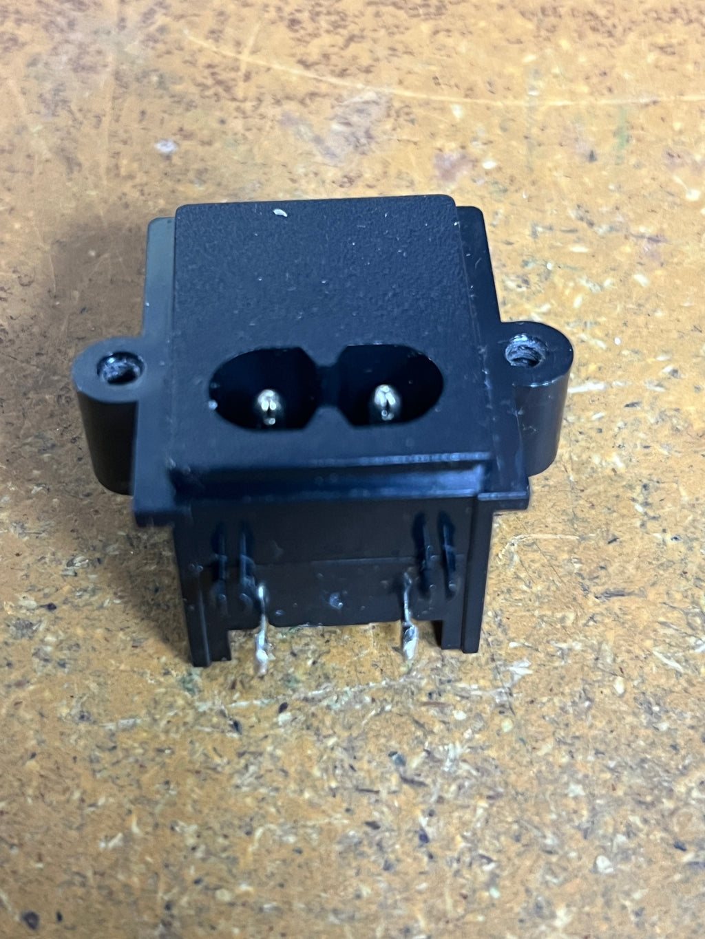 USED V7631600 Figure 8 mains socket [8]