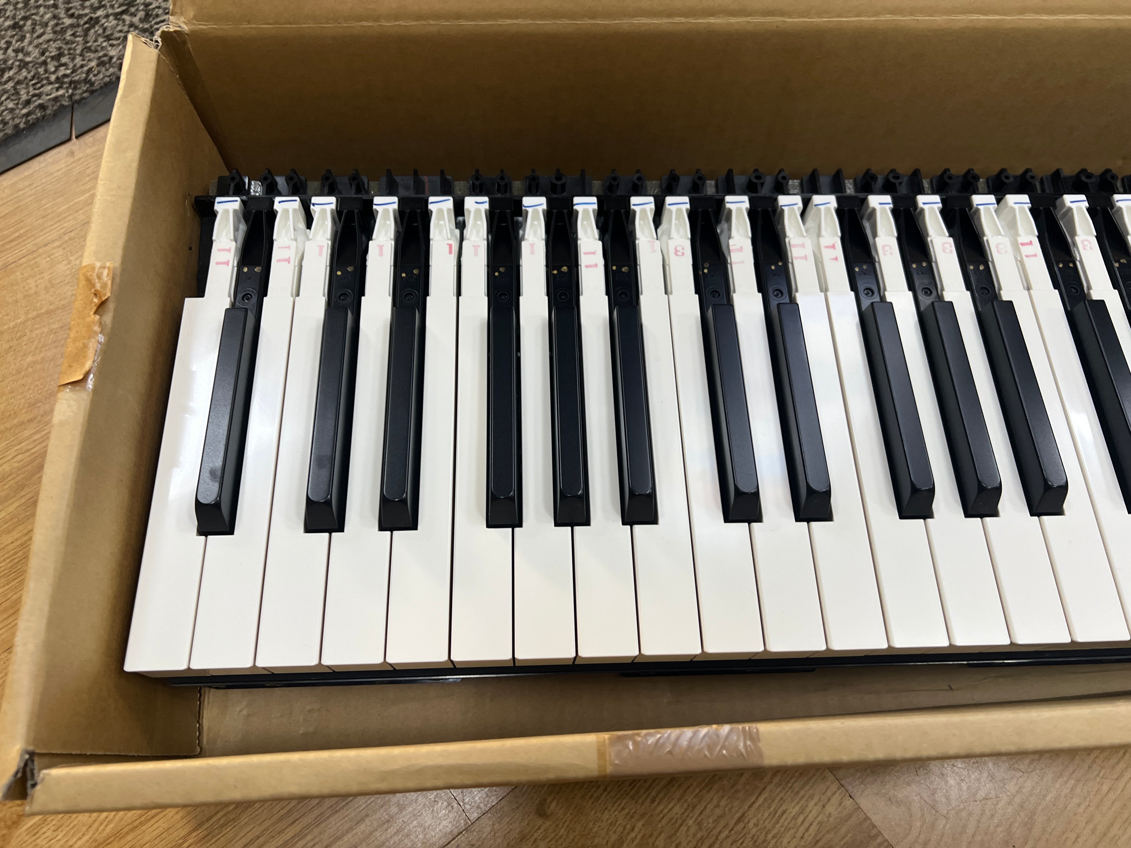 WV830100 Natural Wood Action GKS keyboard assembly