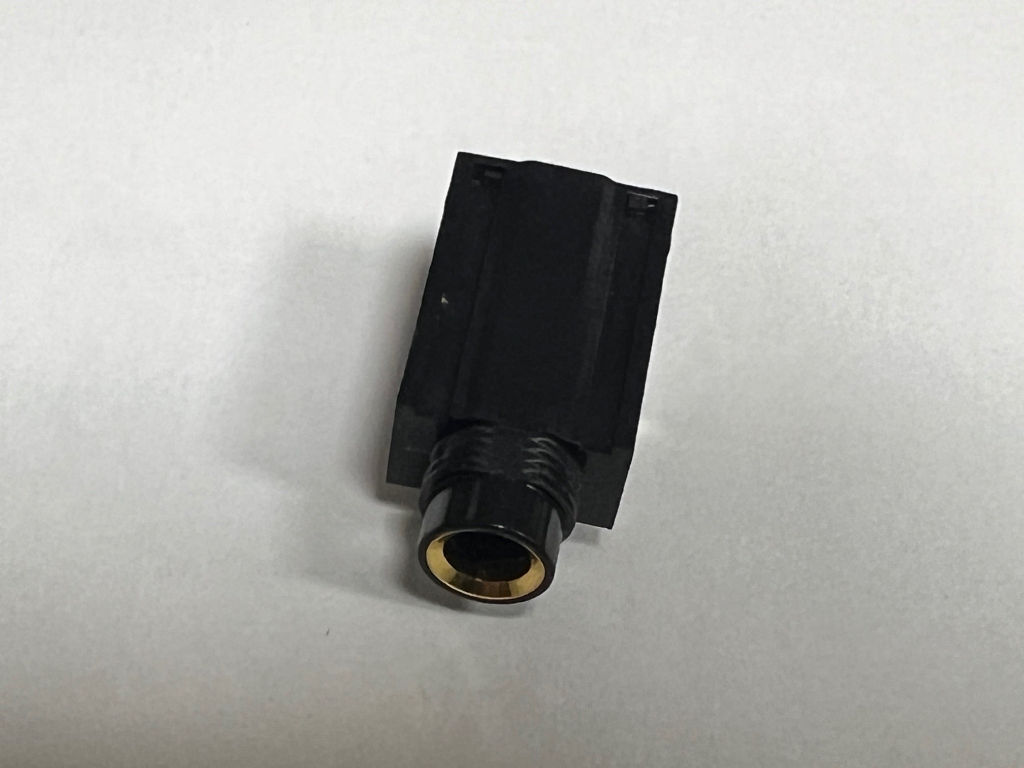 VV943300 Replacement headphone jack type A [19]