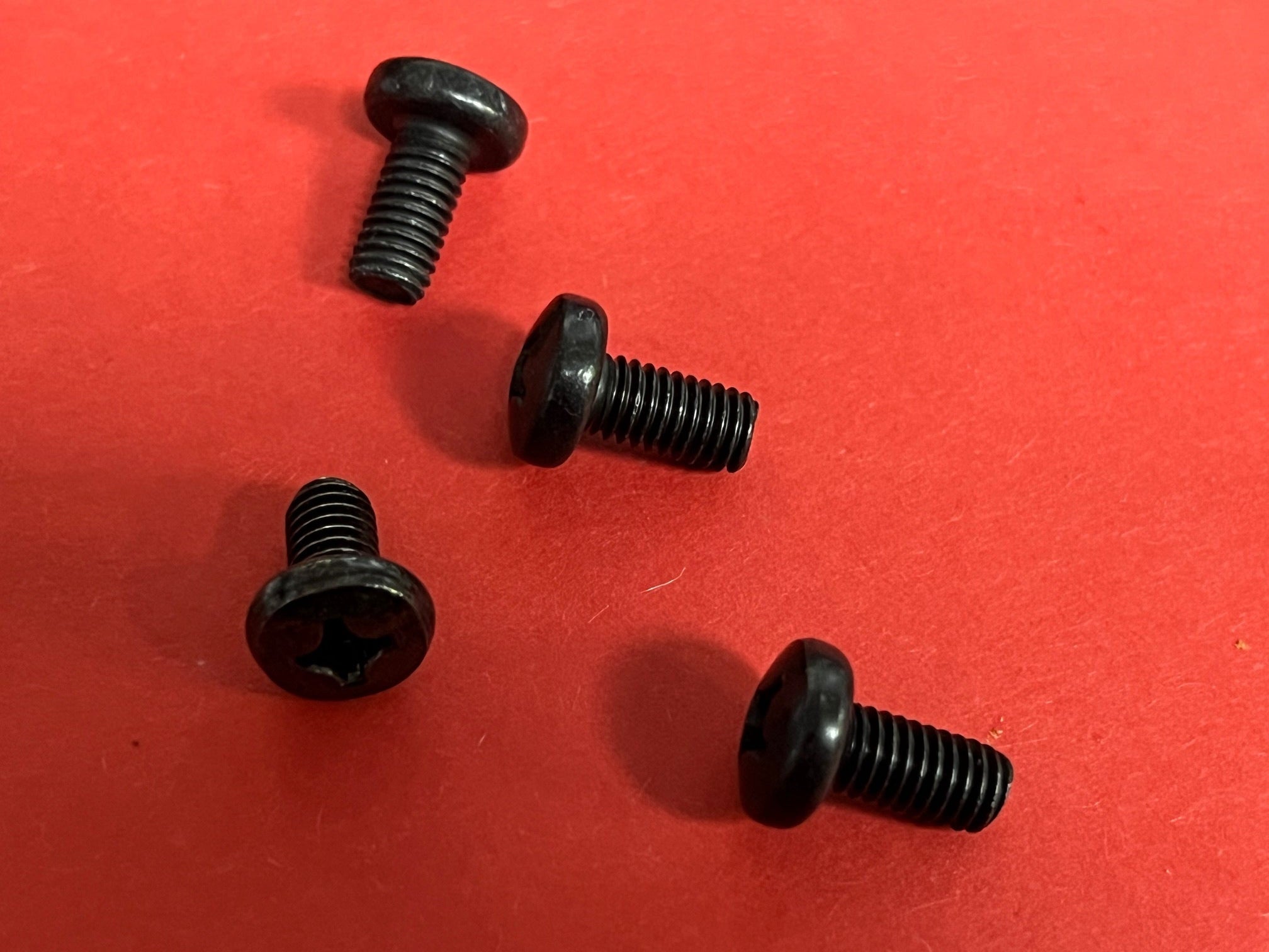 M6 rack mount bolts - Pack of 4    [6]