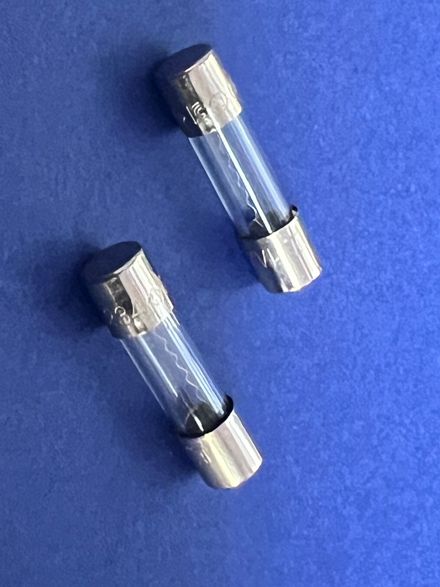1 amp 20mm fuse - pack 2   [5]