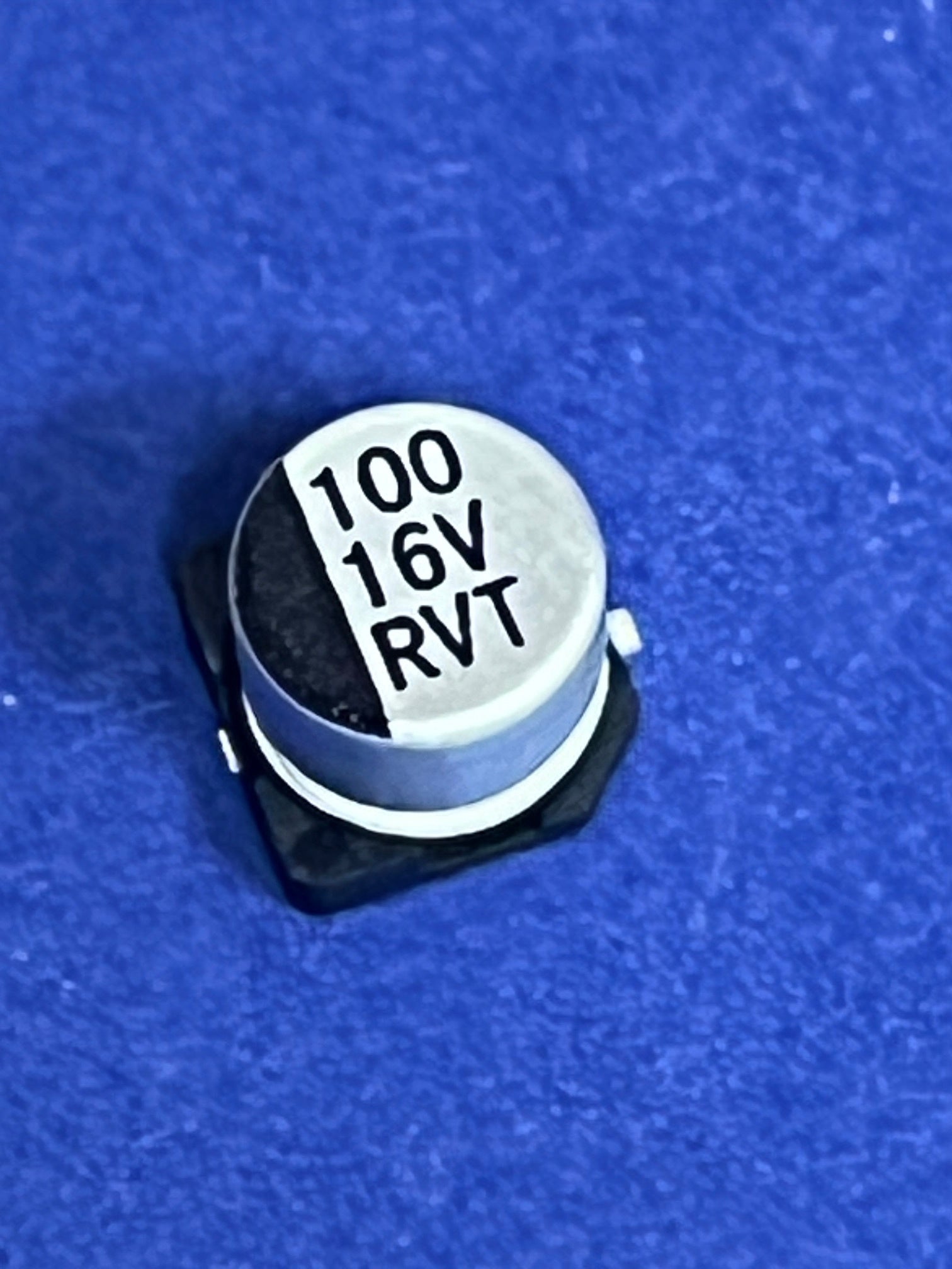 100uF 16v surface mounted capacitor  [8]