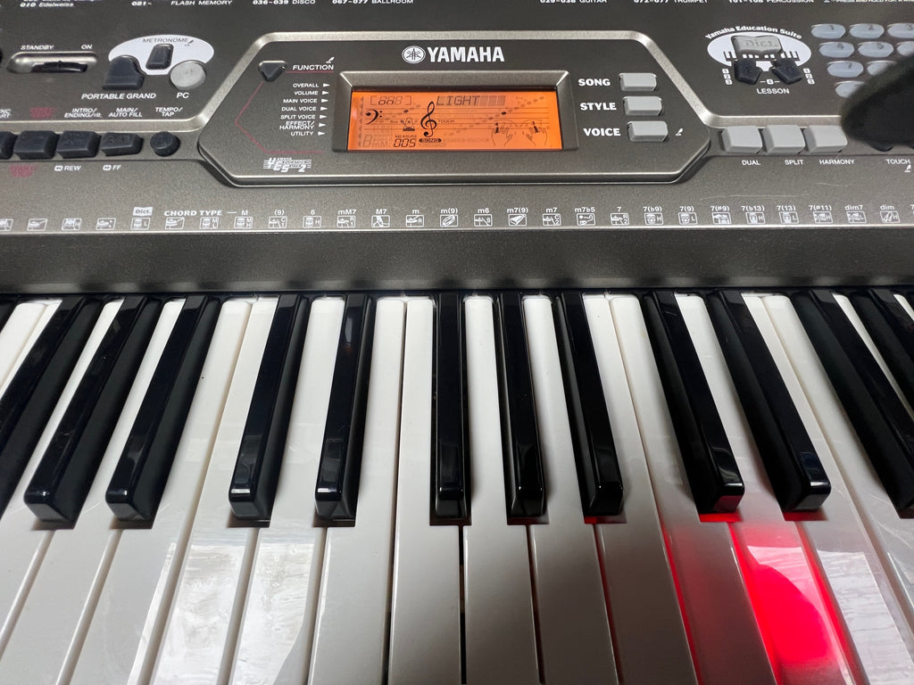 USED Yamaha EZ-250i portable touch responsive lighting keyboard