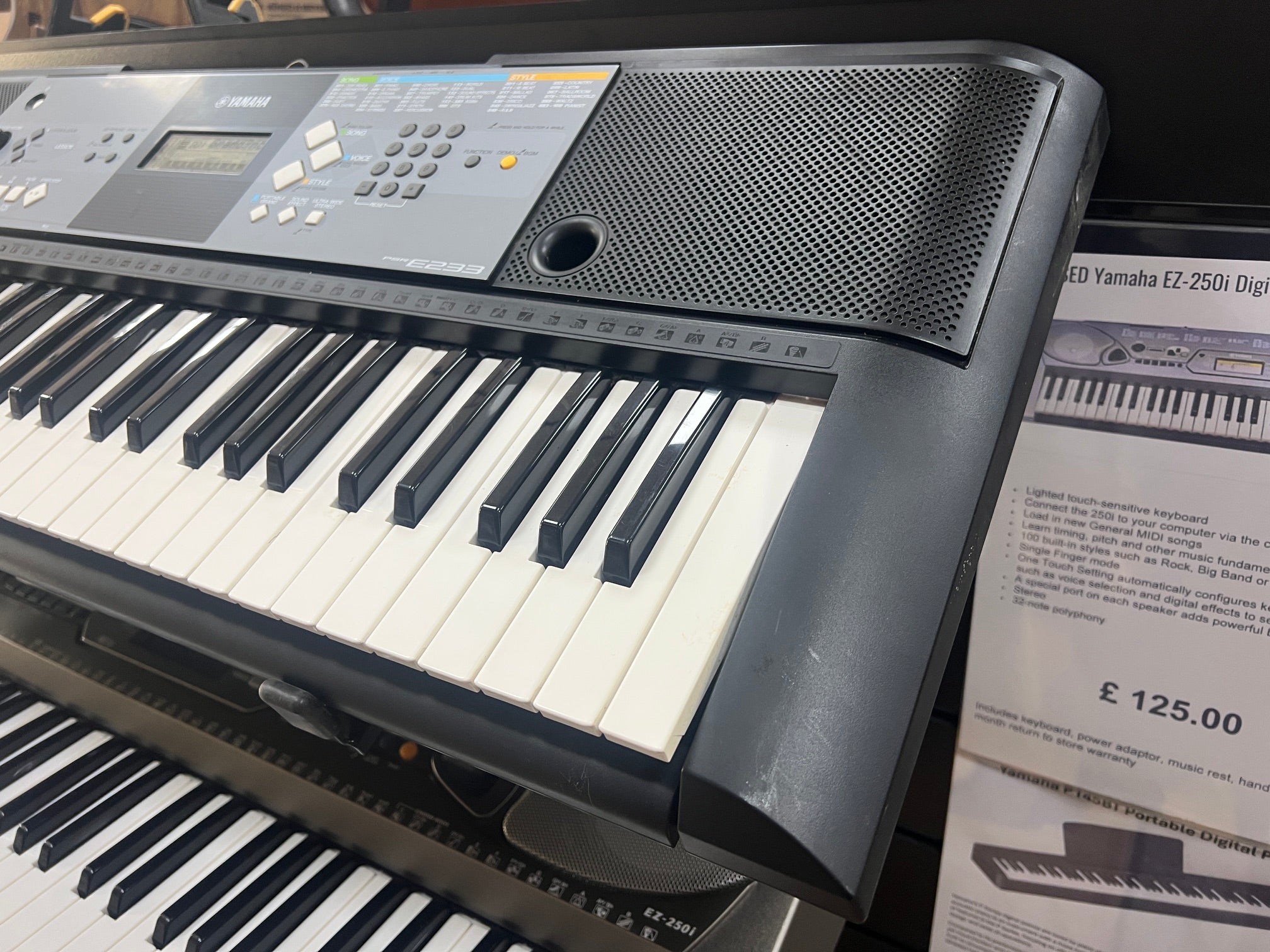 USED Yamaha PSR-E233 digital keyboard