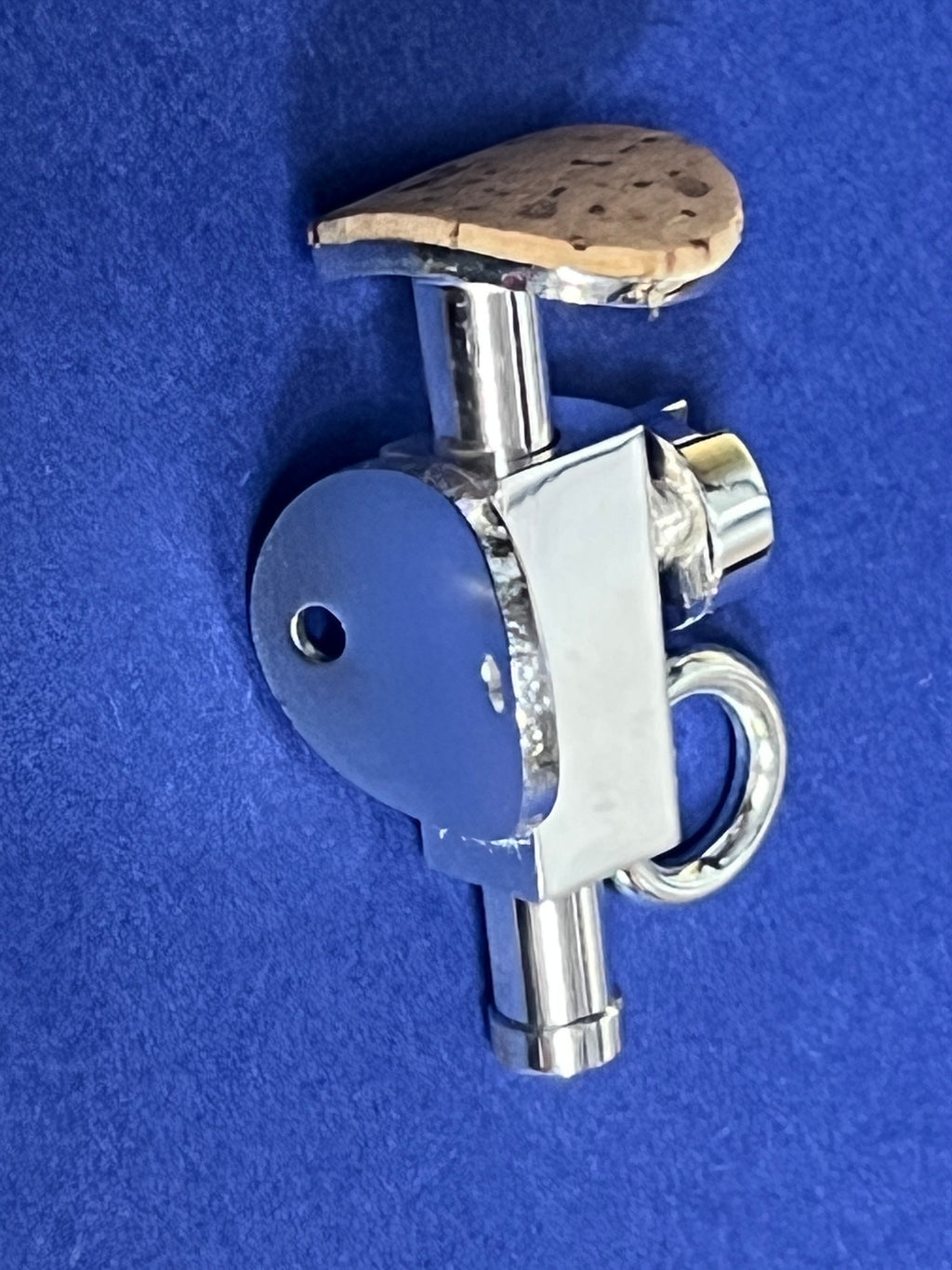 ZZ268200  Yamaha adjustable clarinet thumbrest assembly