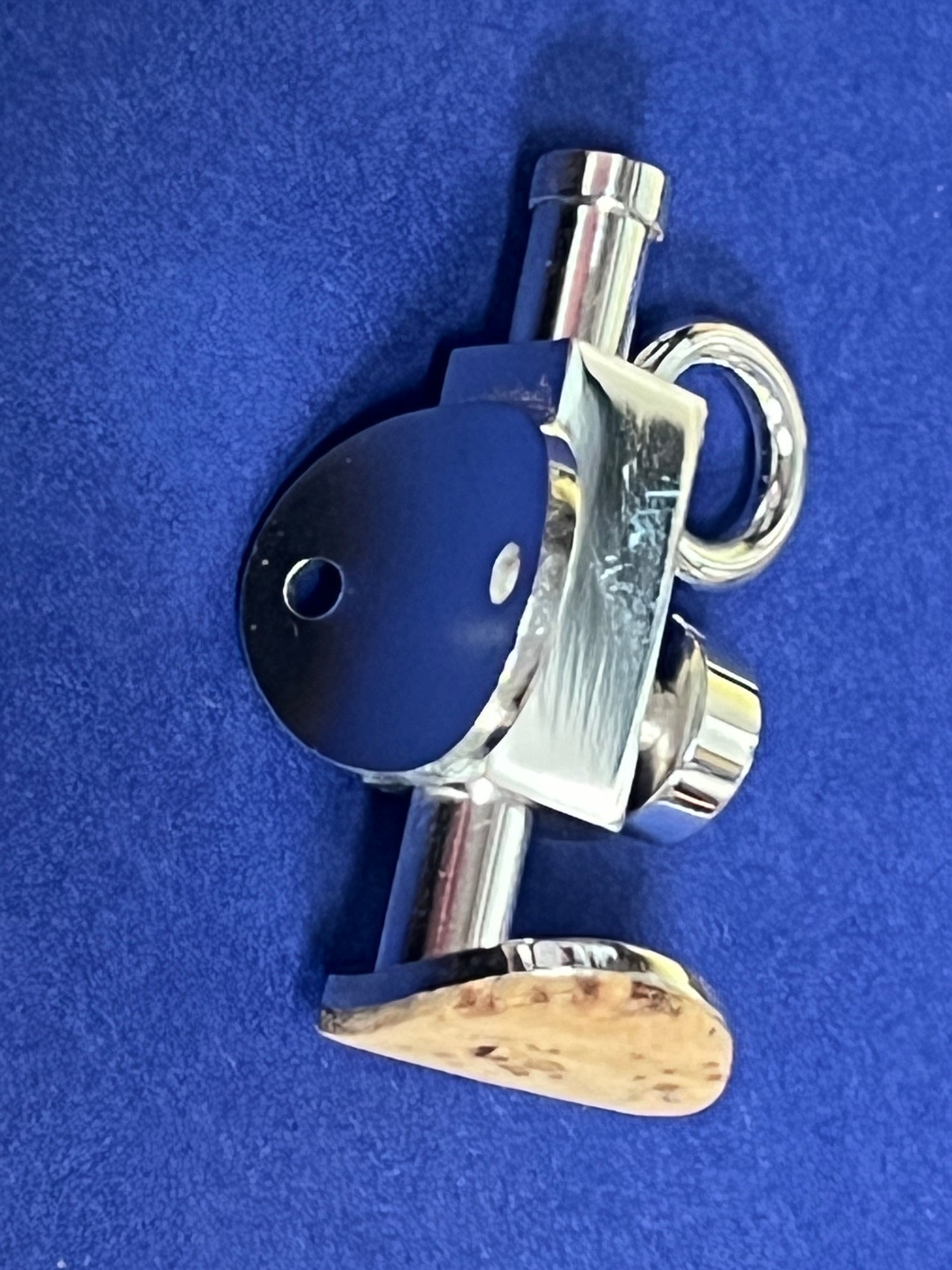 ZZ268200  Yamaha adjustable clarinet thumbrest assembly