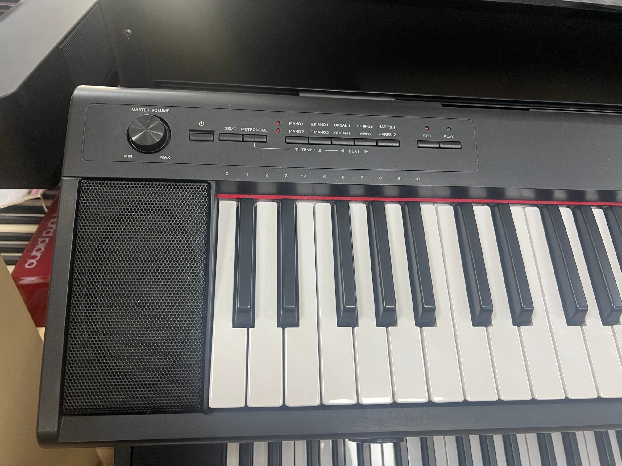 USED Yamaha Piaggero NP-12 NP12 Touch Sensitive Piano Keyboard - 61 Keys