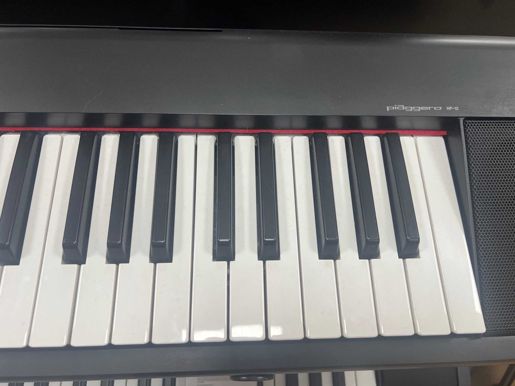 USED Yamaha Piaggero NP-12 NP12 Touch Sensitive Piano Keyboard - 61 Keys