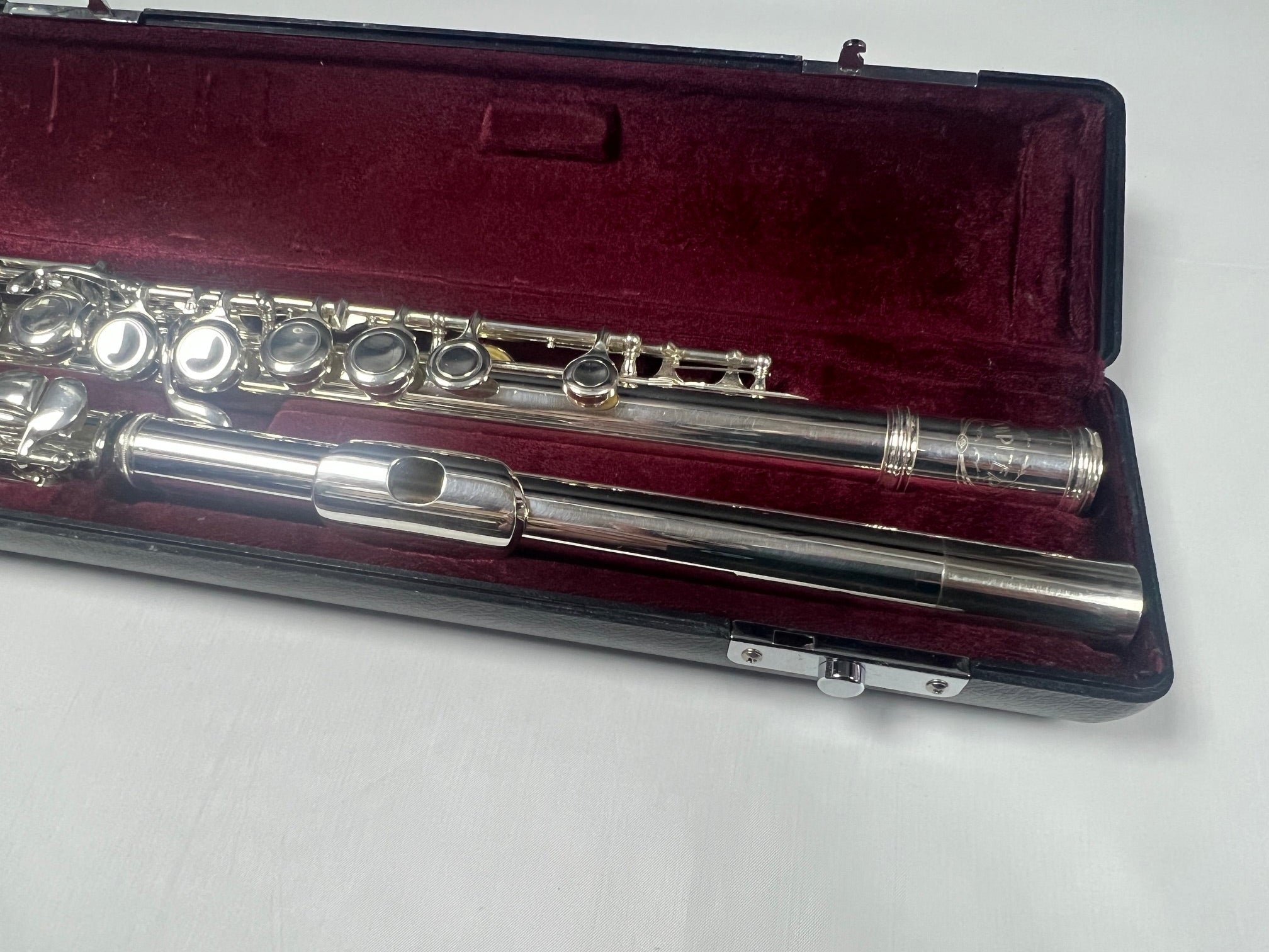 USED Jupiter JFL-511E flute outfit
