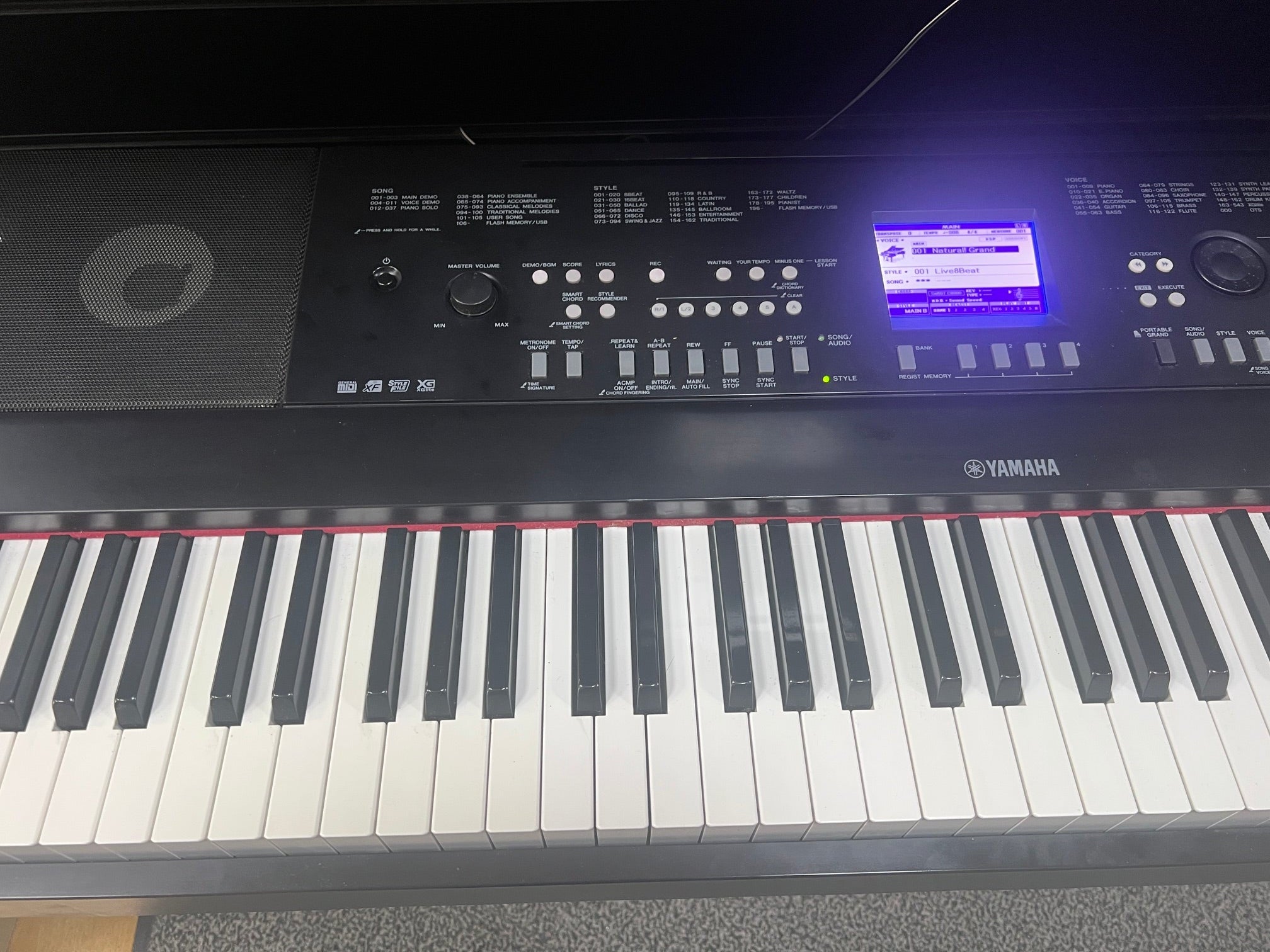 USED Yamaha DGX650B portable grand piano