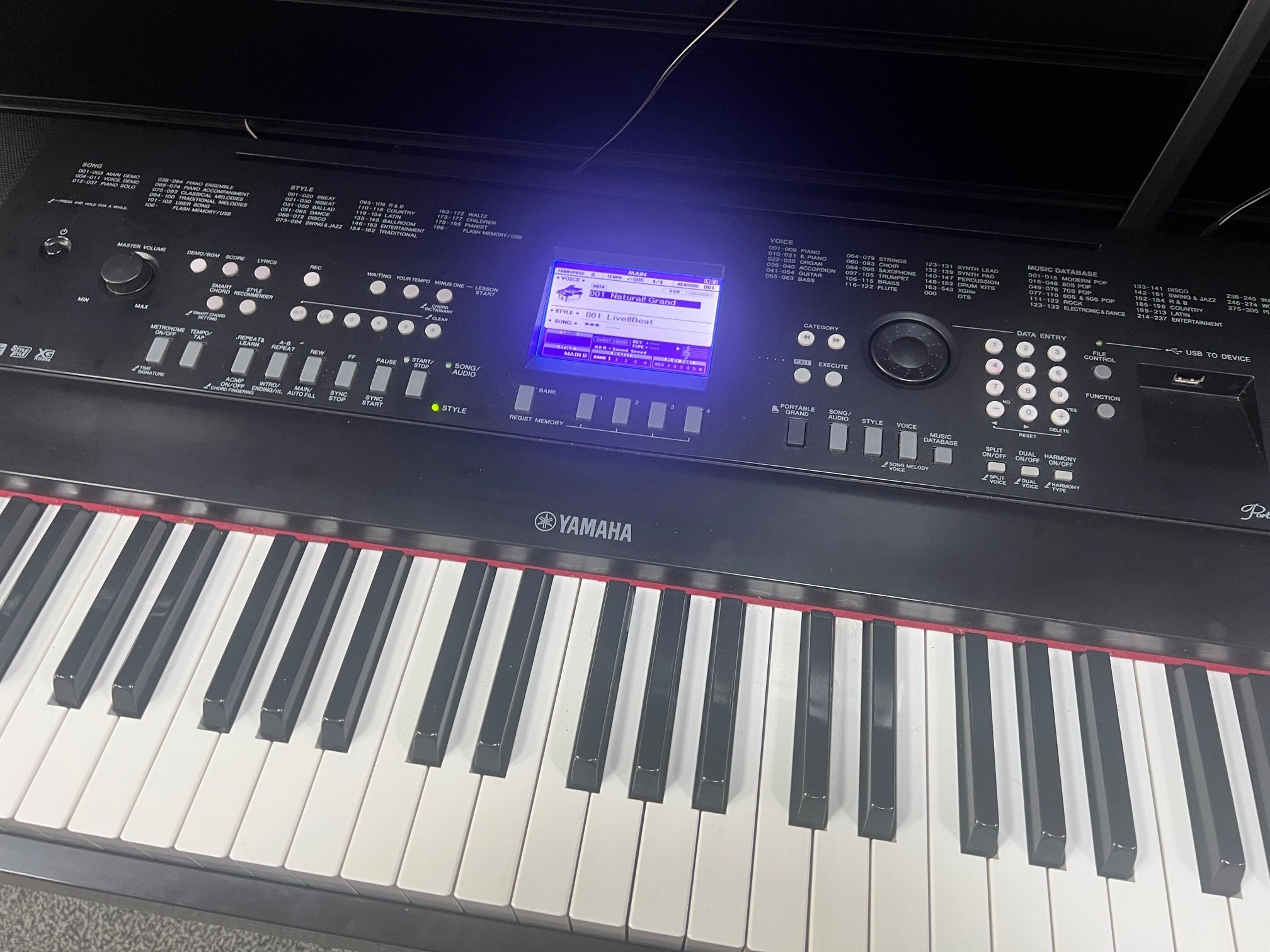 USED Yamaha DGX650B portable grand piano