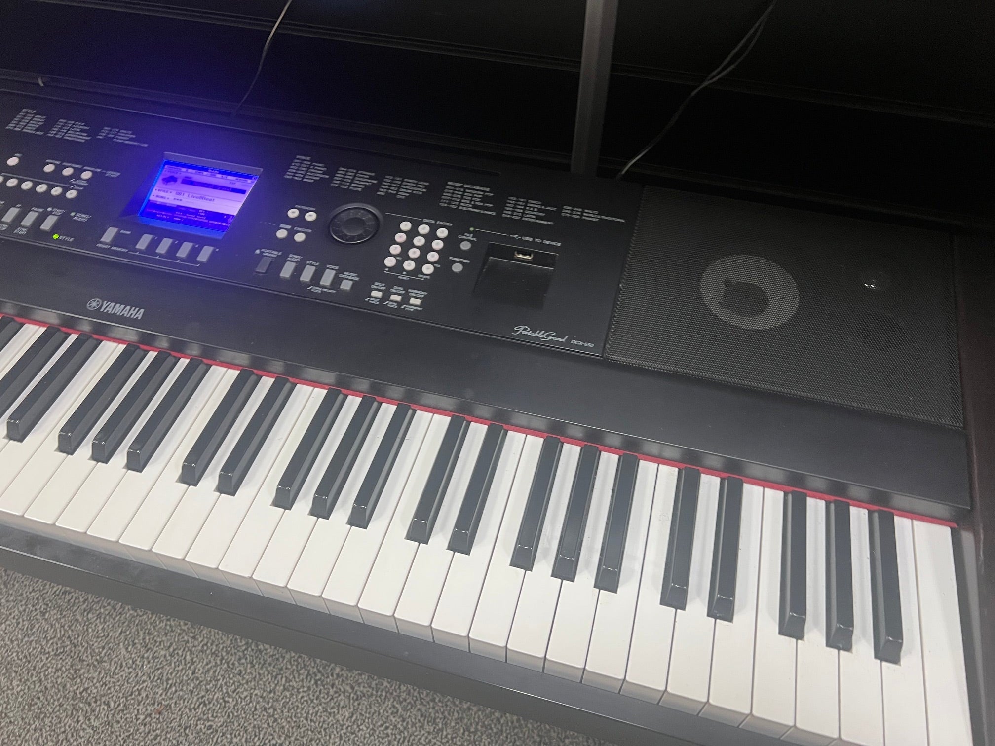 USED Yamaha DGX650B portable grand piano