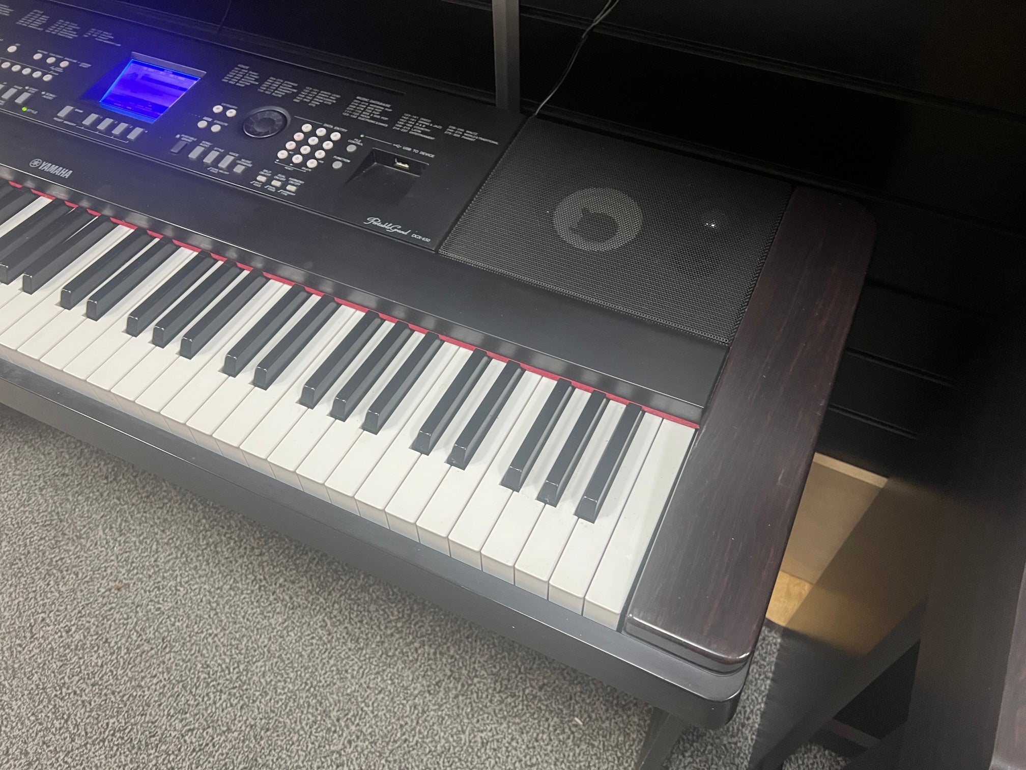 USED Yamaha DGX650B portable grand piano