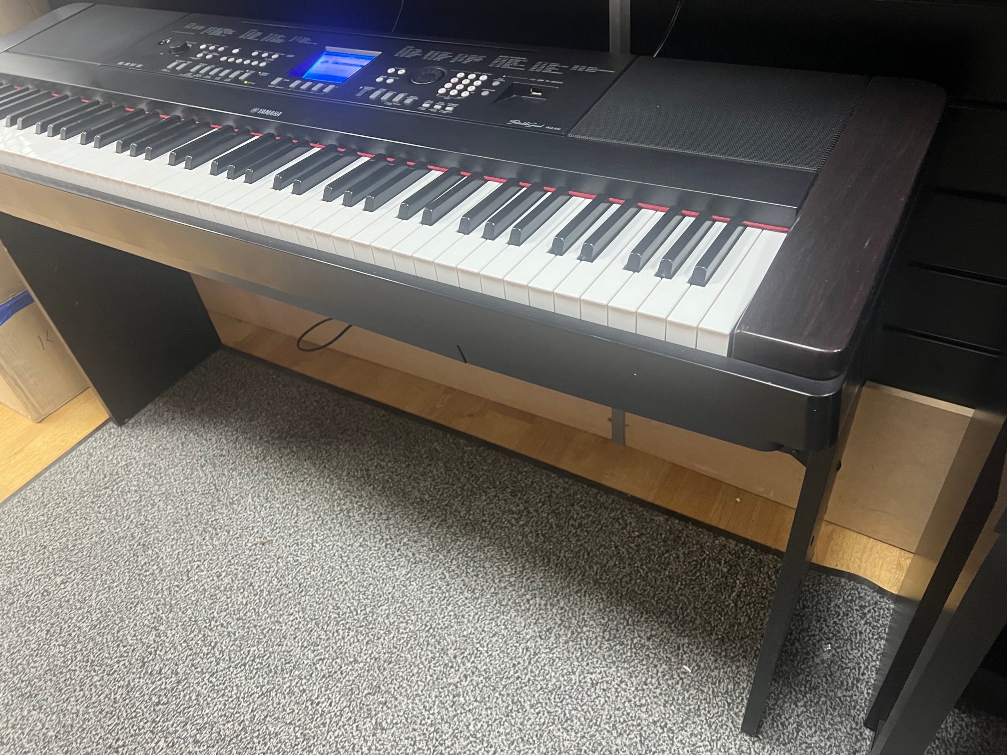 USED Yamaha DGX650B portable grand piano