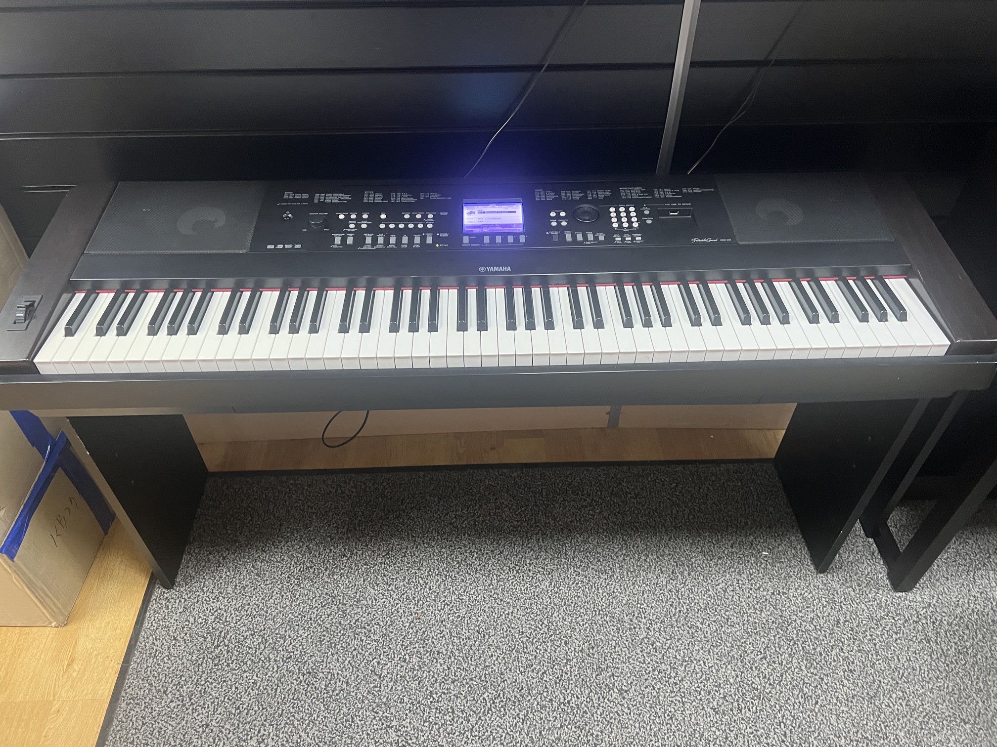 USED Yamaha DGX650B portable grand piano