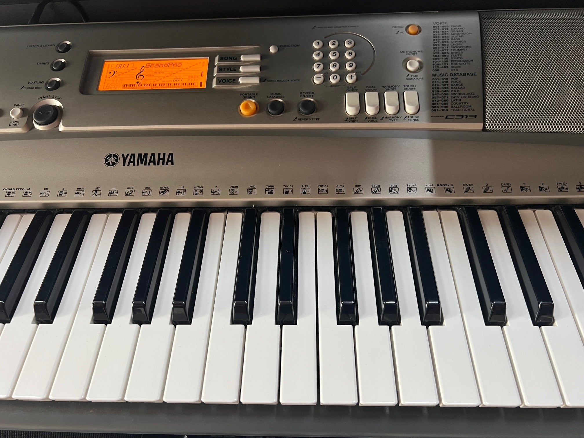 USED Yamaha PSR-E313 portable touch responsive keyboard