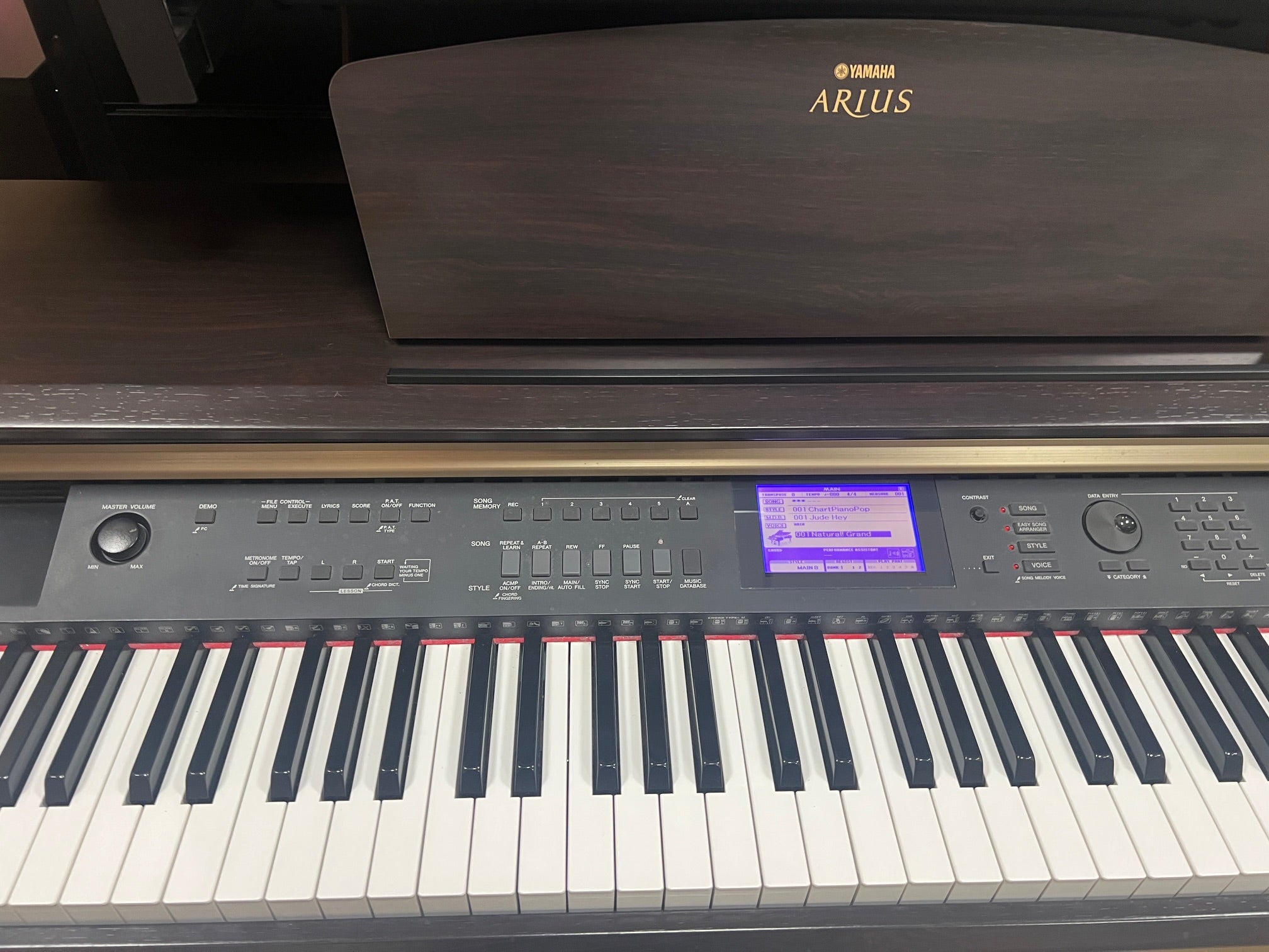 Used Yamaha Arius YDP-V240 digital piano