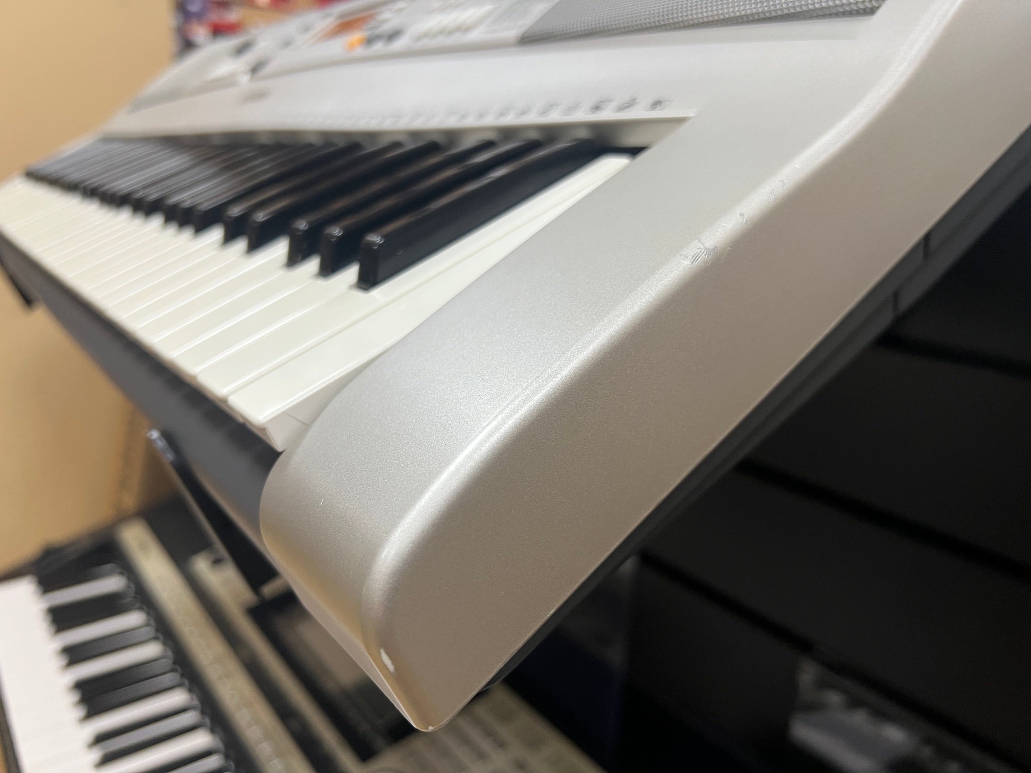 USED Yamaha PSR-E313 portable touch responsive keyboard [02985]