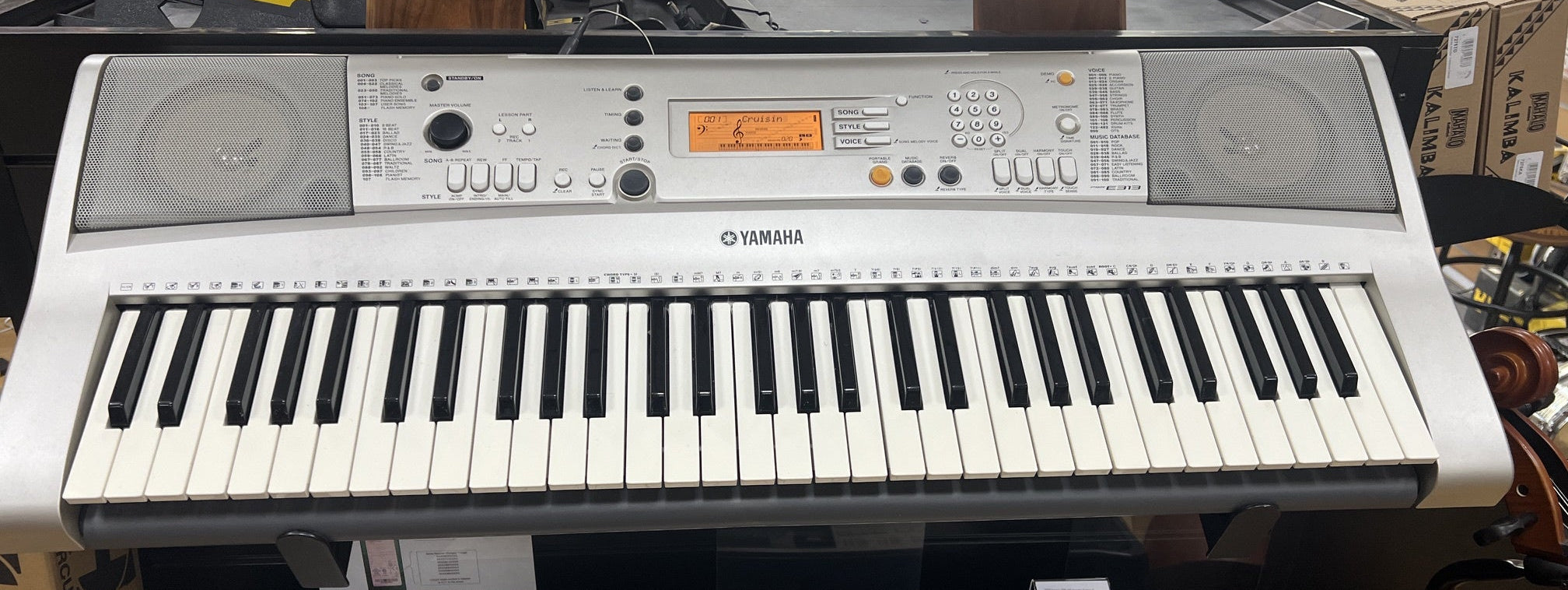 USED Yamaha PSR-E313 portable touch responsive keyboard [02985]