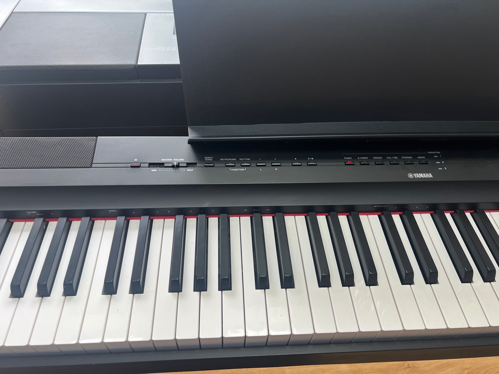 USED Yamaha P125B digital piano with stand (1426)