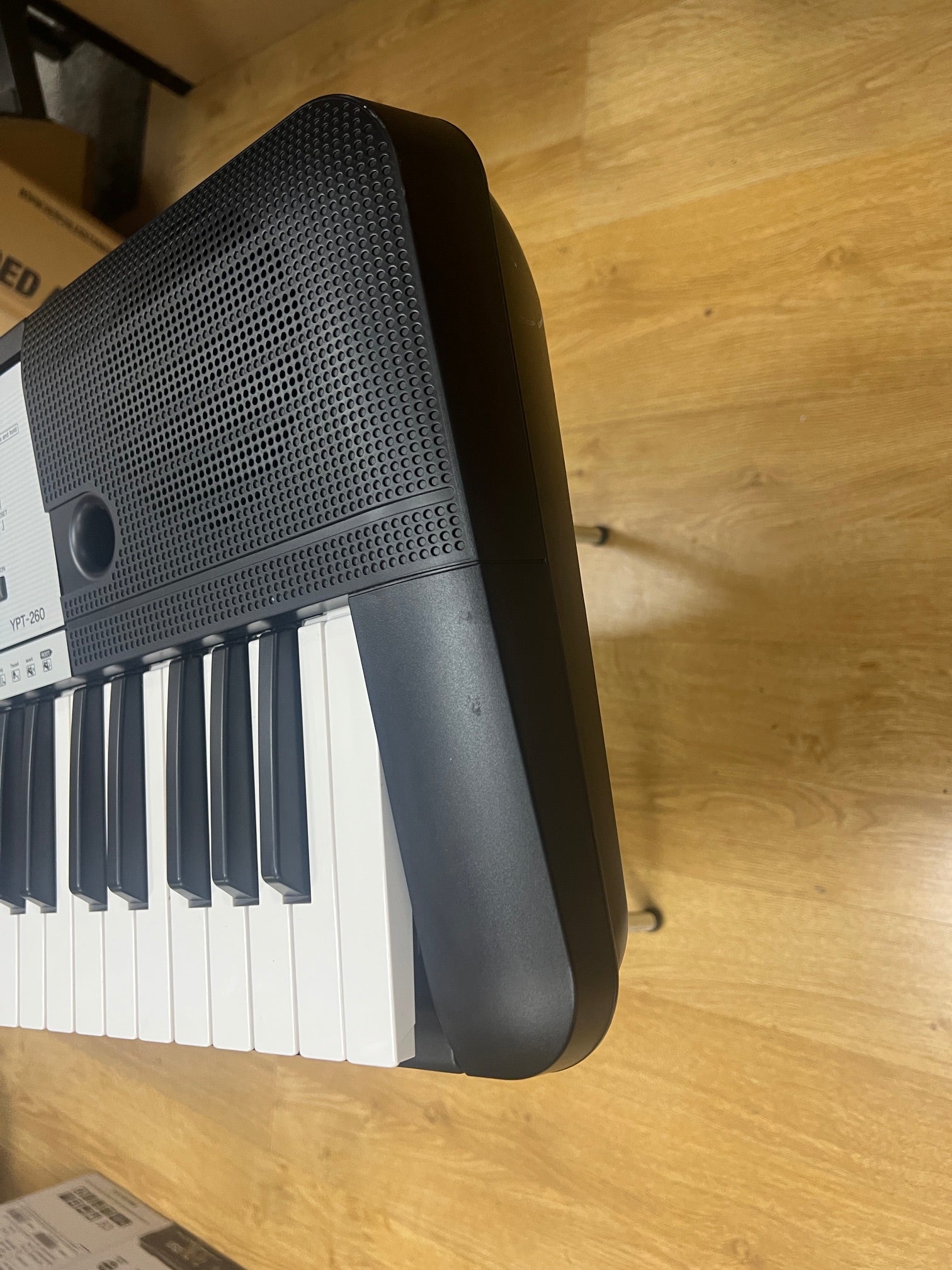 USED Yamaha YPT260 portable keyboard  [01905]