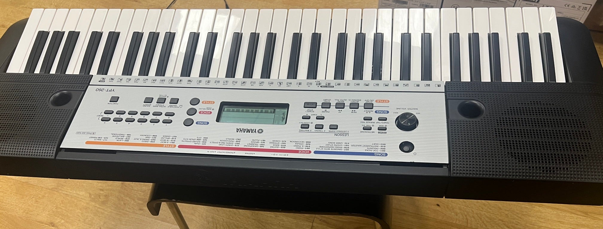 USED Yamaha YPT260 portable keyboard  [01905]