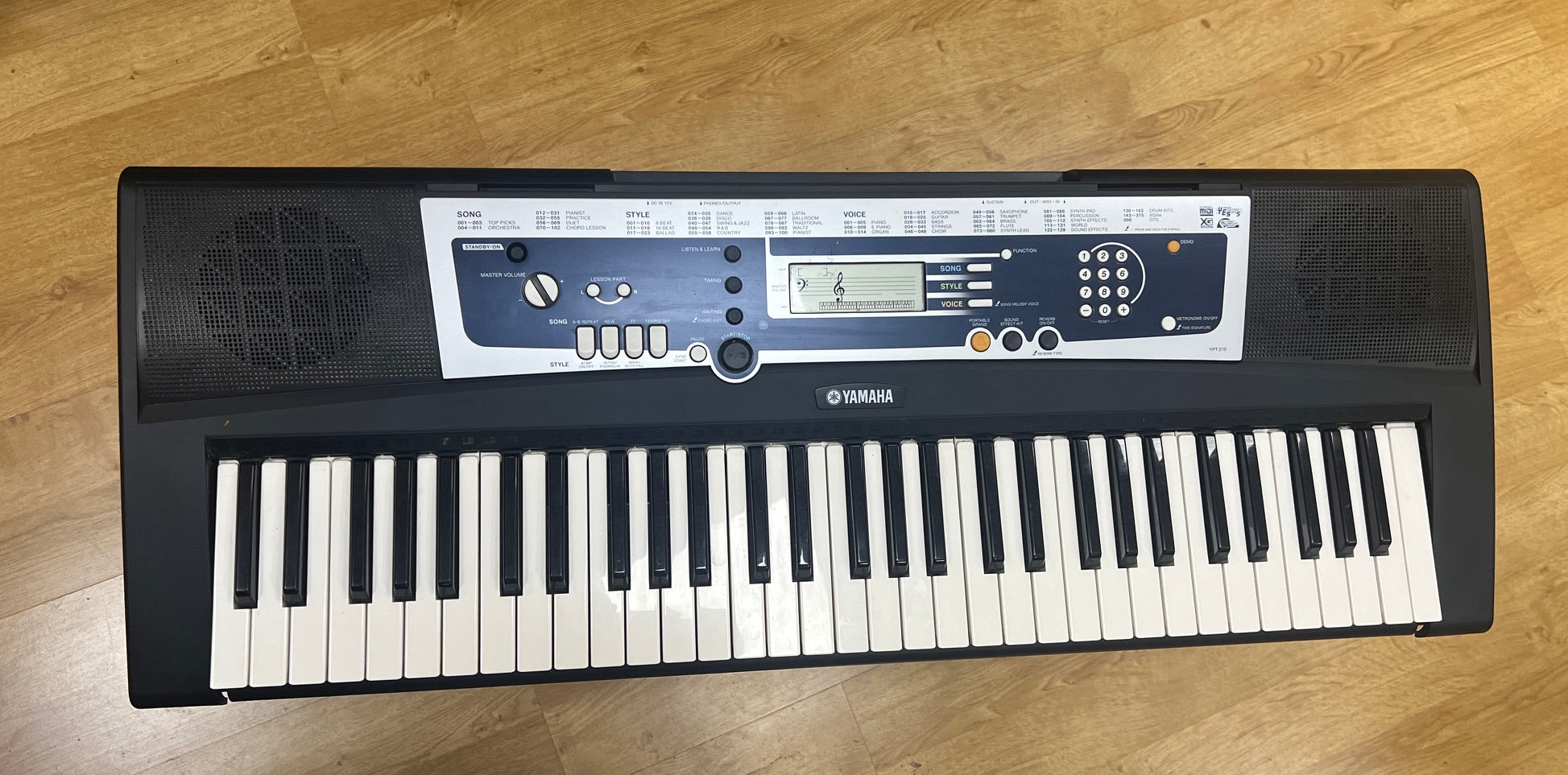 USED Yamaha YPT-210 portable keyboard