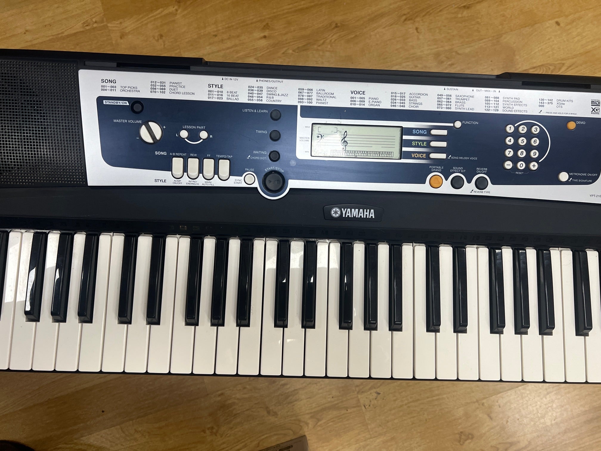 USED Yamaha YPT-210 portable keyboard