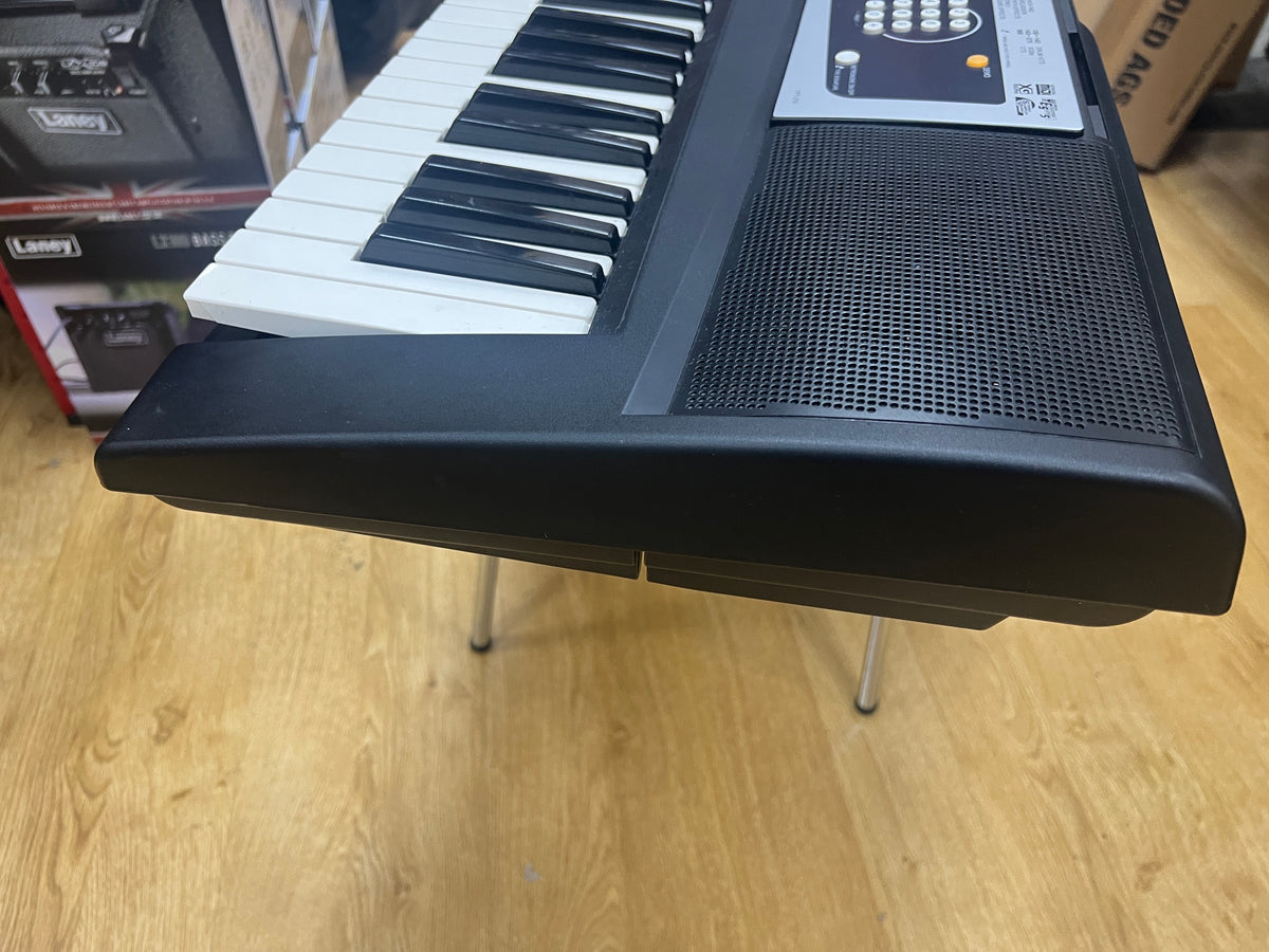 USED Yamaha YPT-210 portable keyboard