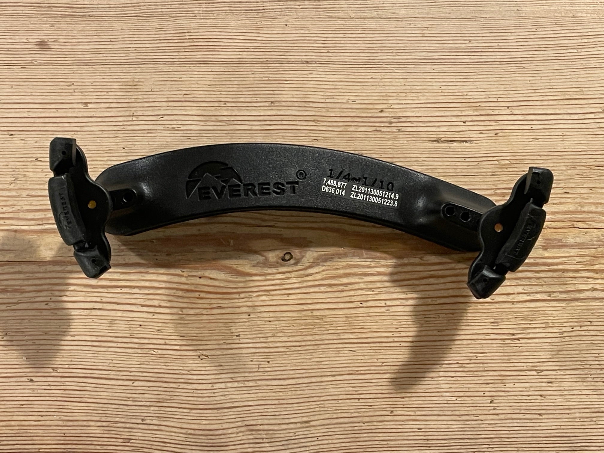 Everest EZ-1A Black Violin Shoulder Rest 1/10 - 1/4
