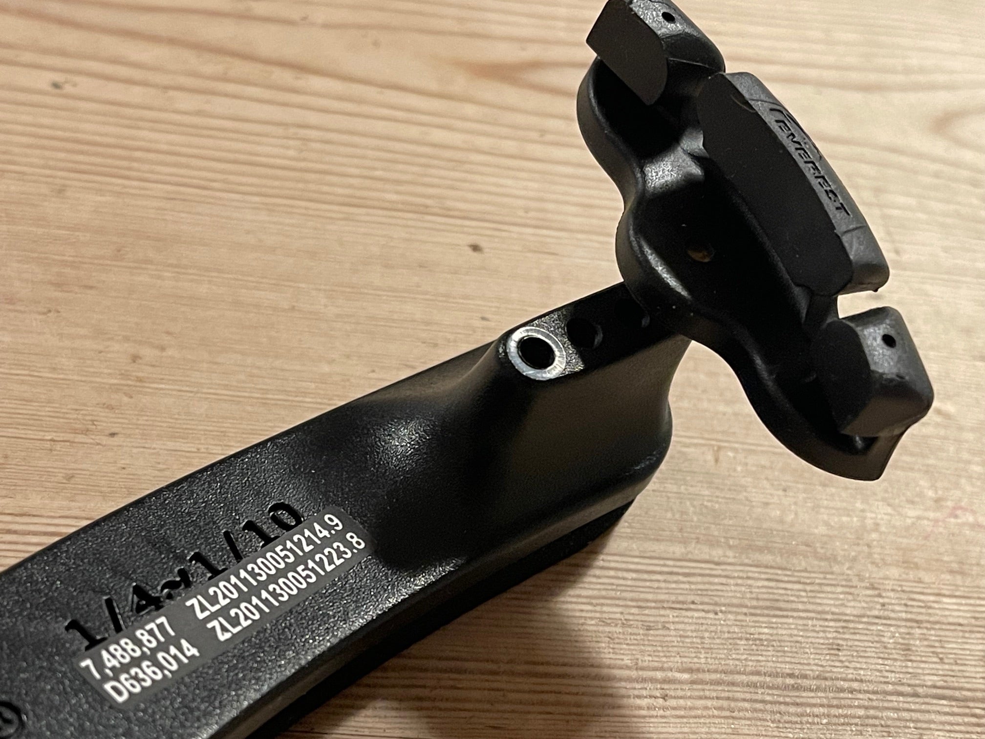 Everest EZ-1A Black Violin Shoulder Rest 1/10 - 1/4
