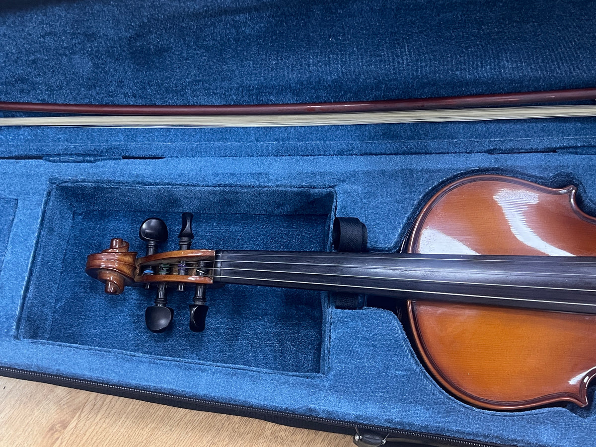 USED 4/4 student violin outfit