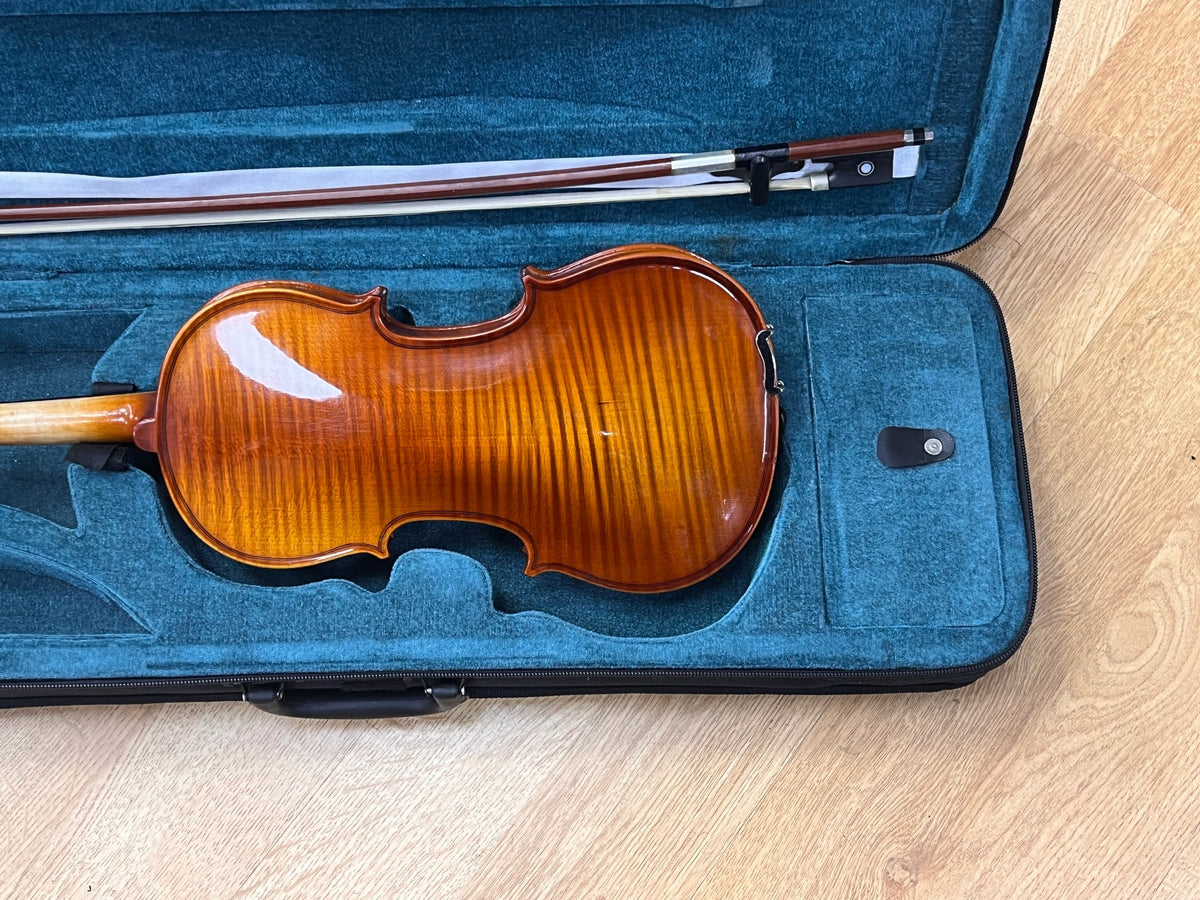 USED 1/2 size violin outfit in oblong case