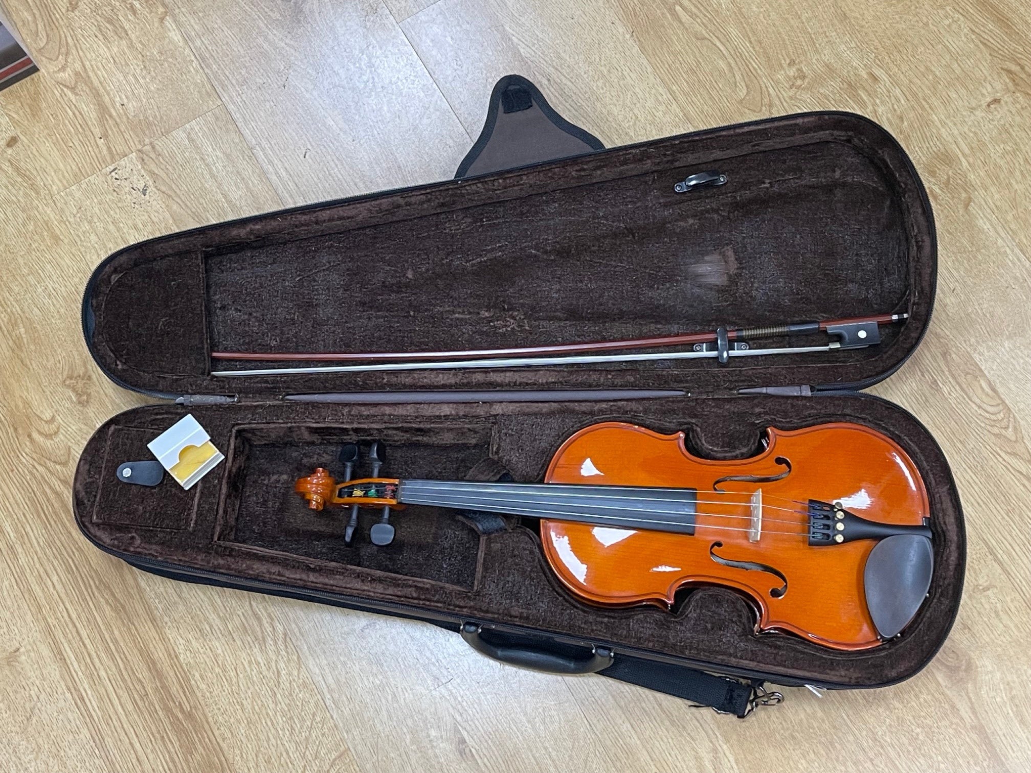 Used / 2nd Hand 3/4 Stentor Student Standard Violin Outfit