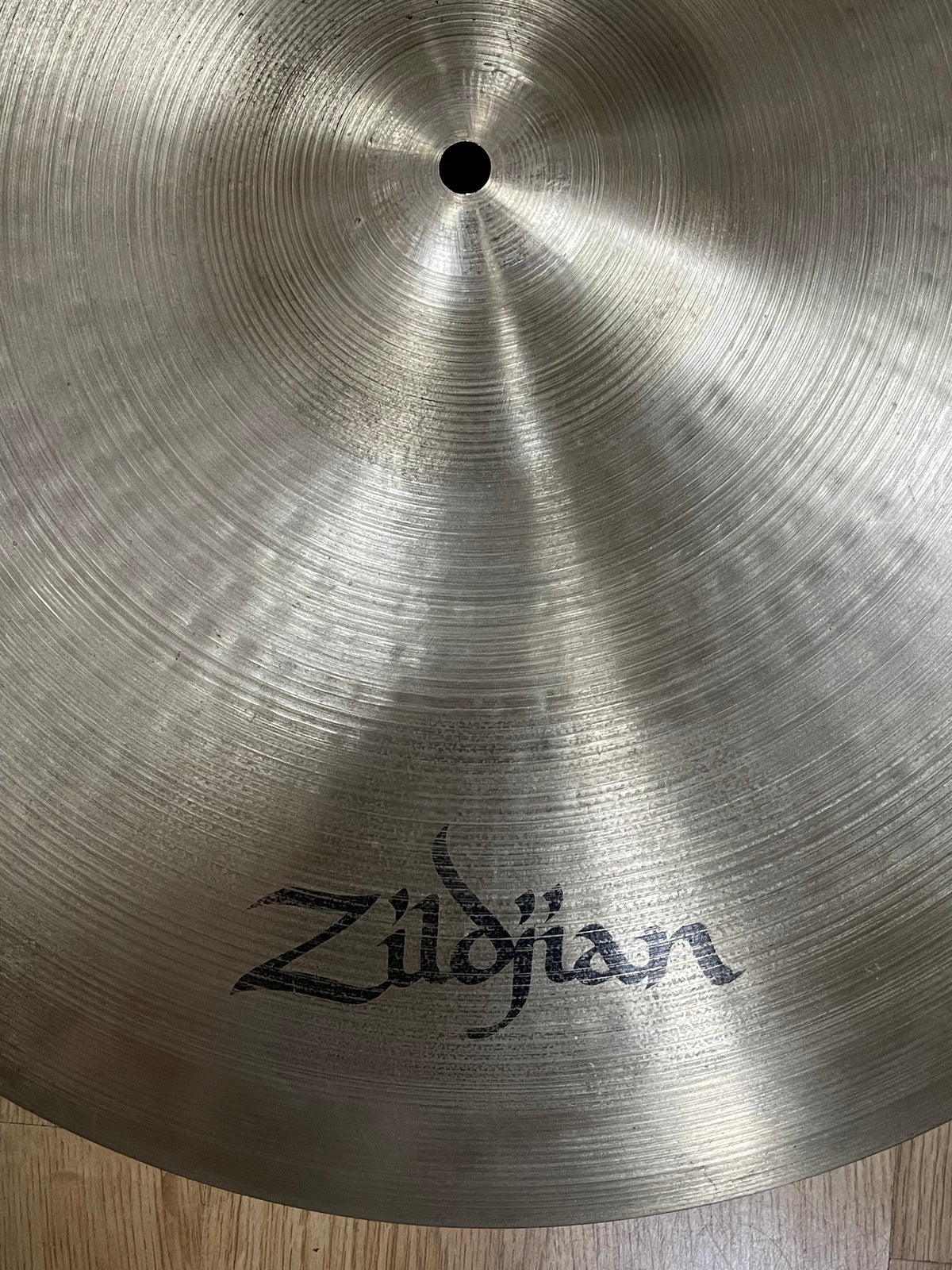 Used / 2nd Hand Zildjian 22" Medium Ride Cymbal
