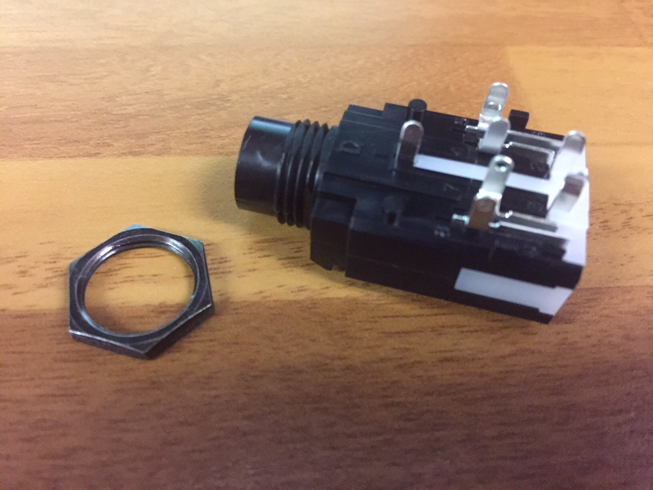WF55990R hexagonal nut  [25]