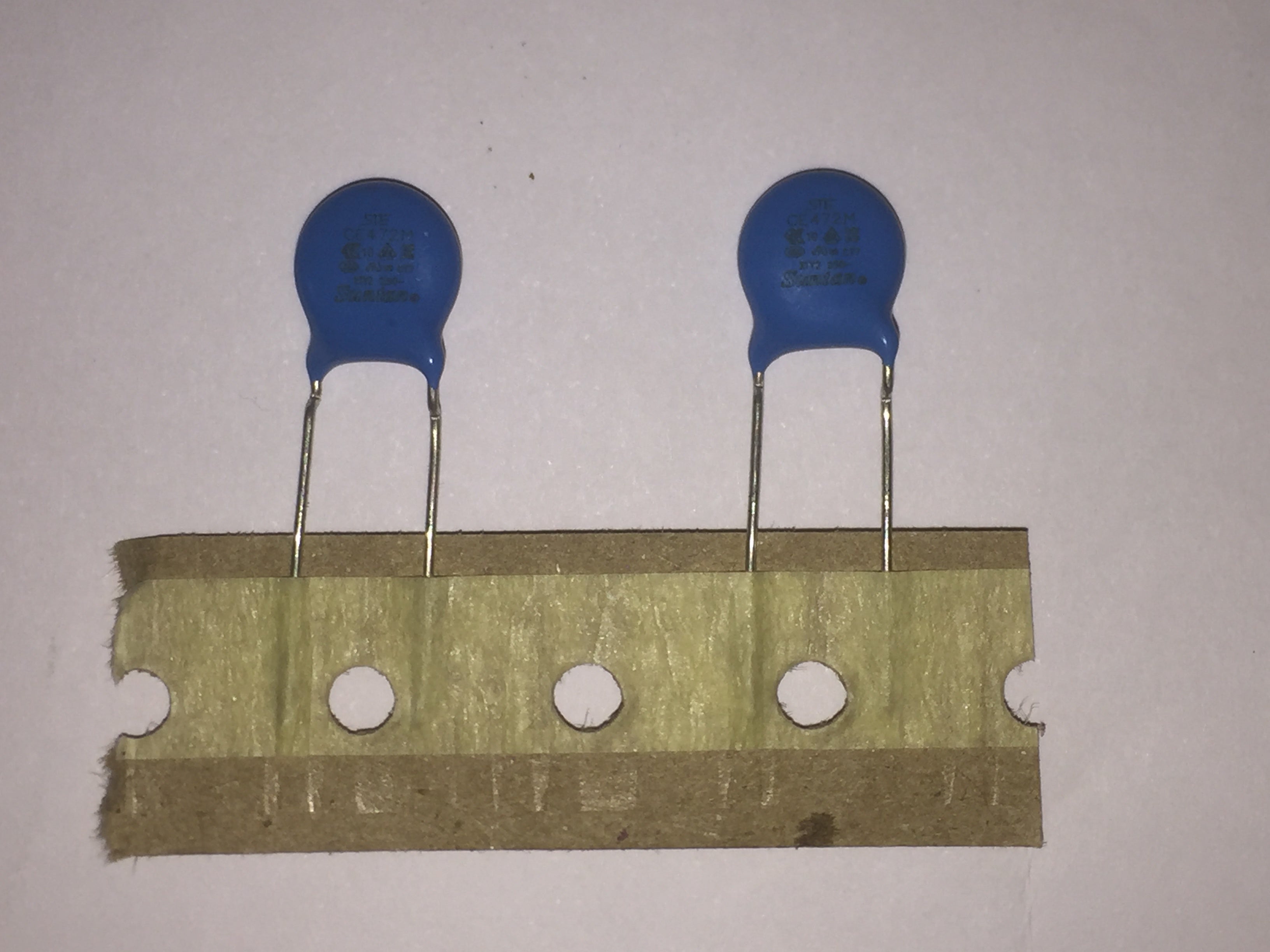 4700pF 4n7 4.7nF 20% 250Vac Y5V P:7.5mm Ceramic Capacitor - Pack 2   [2]