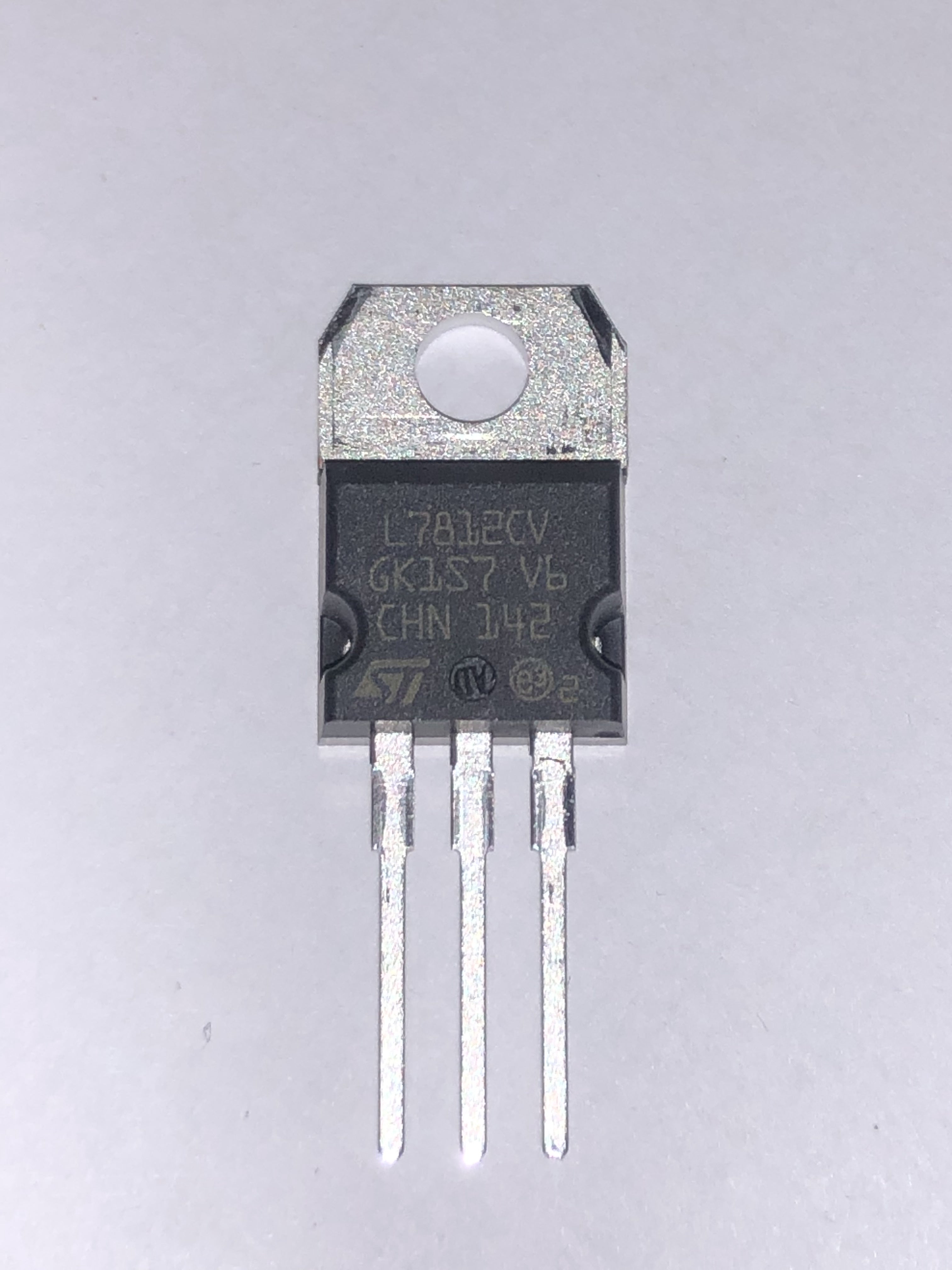 L7812 12v voltage regulator [4]