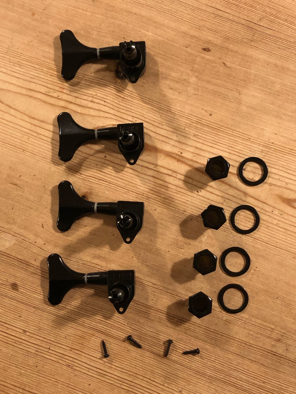Black Die Cast Bass Guitar Machine Heads - 4 In A Row