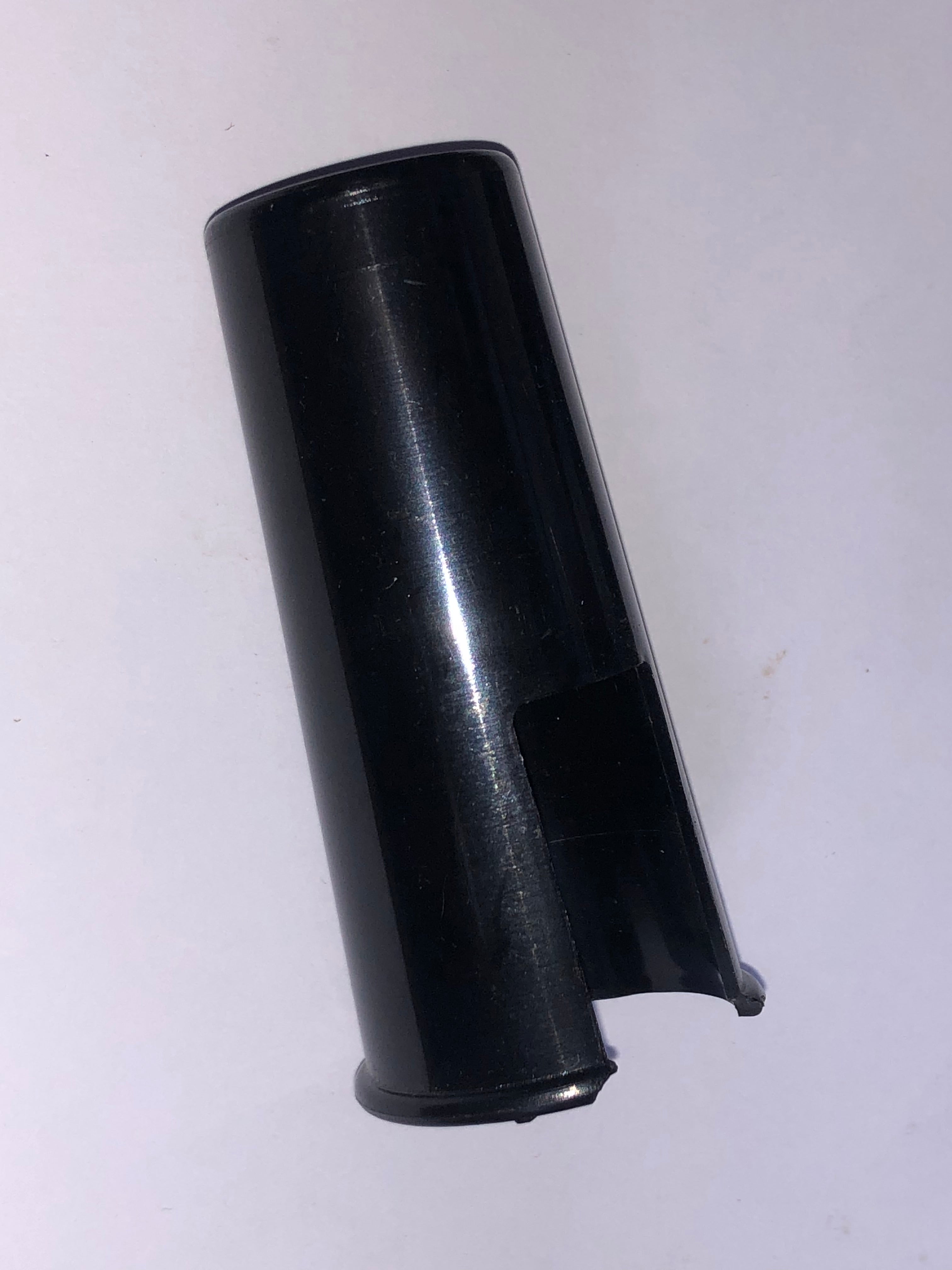 Plastic mouthpiece cap for tenor saxophone