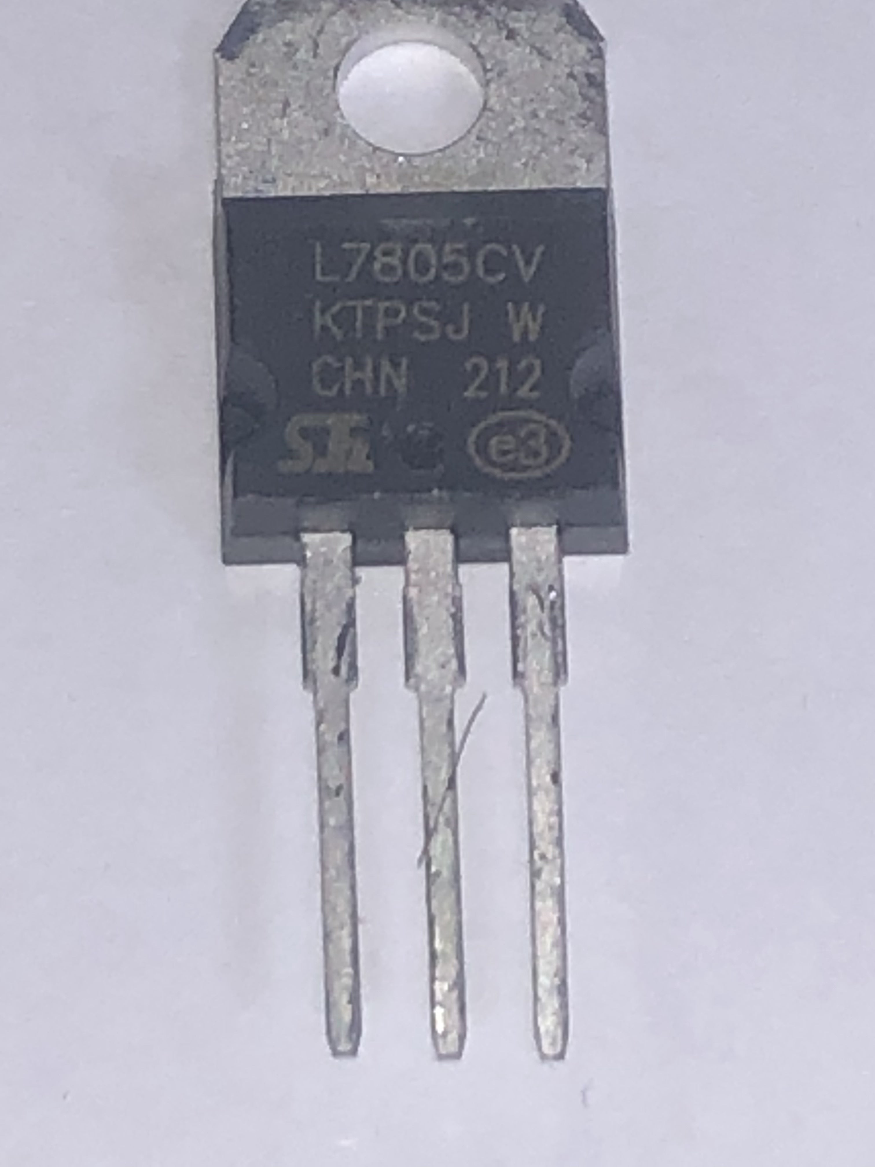 L7805CV  5volt voltage regulator  [4]