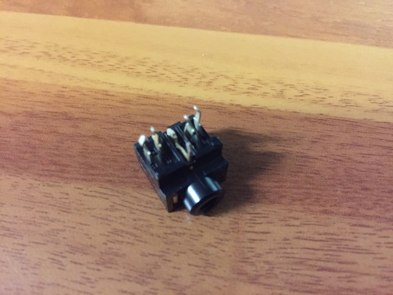 VM55210R mini headphone jack [16]